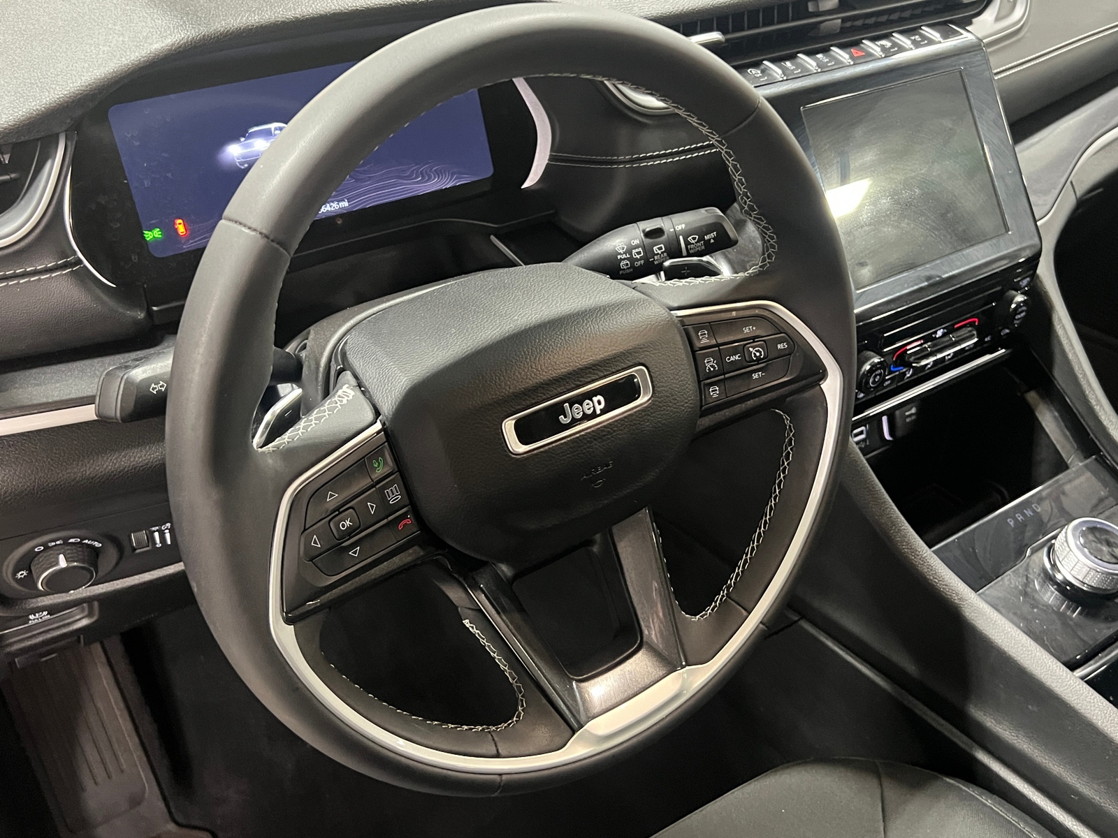 Thumbnail: 2023 Jeep Grand Cherokee L - 5