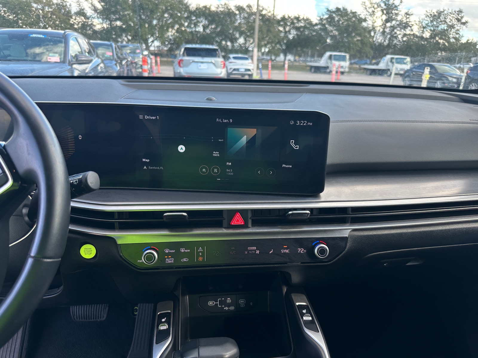 Thumbnail: 2024 Kia Sorento - 3