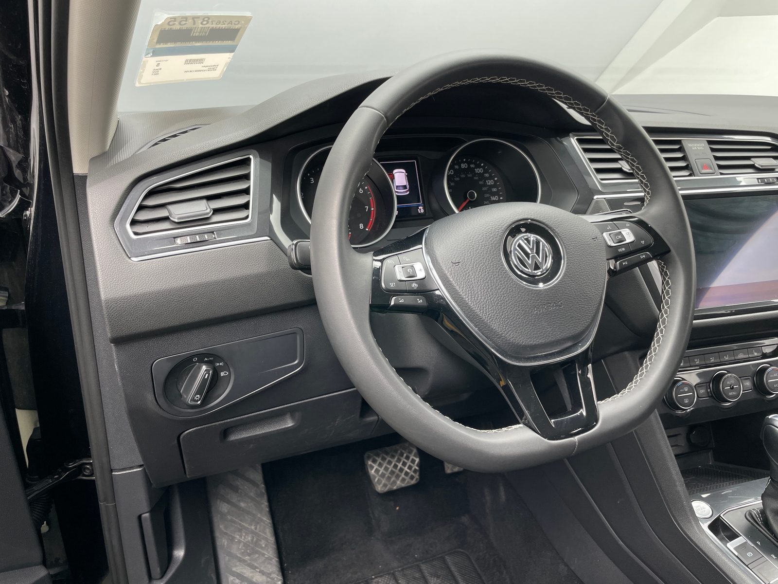 Thumbnail: 2021 Volkswagen Tiguan - 4