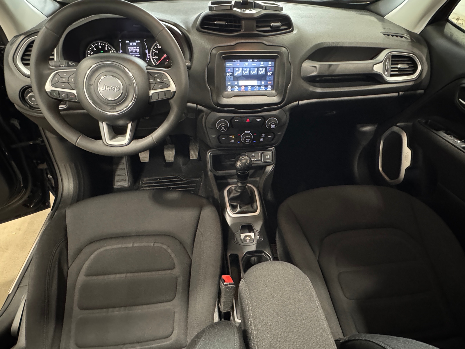 Thumbnail: 2018 Jeep Renegade - 3