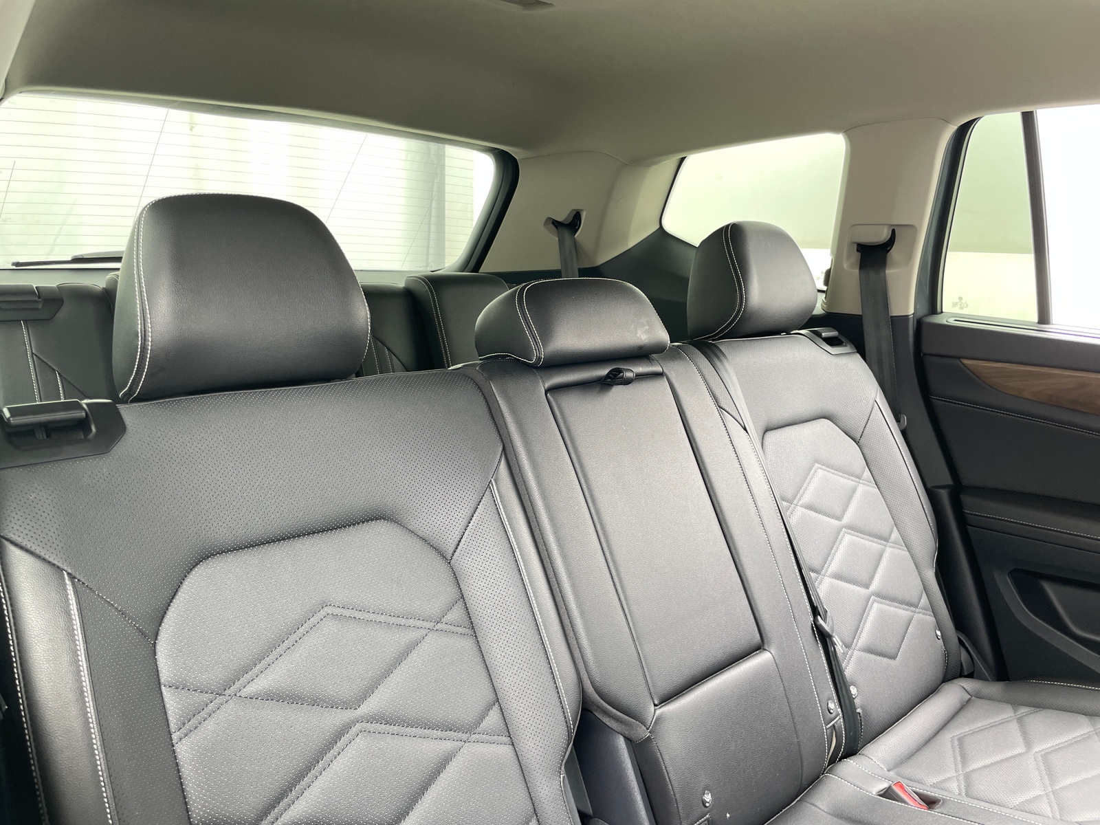 Thumbnail: 2025 Volkswagen Atlas - 5