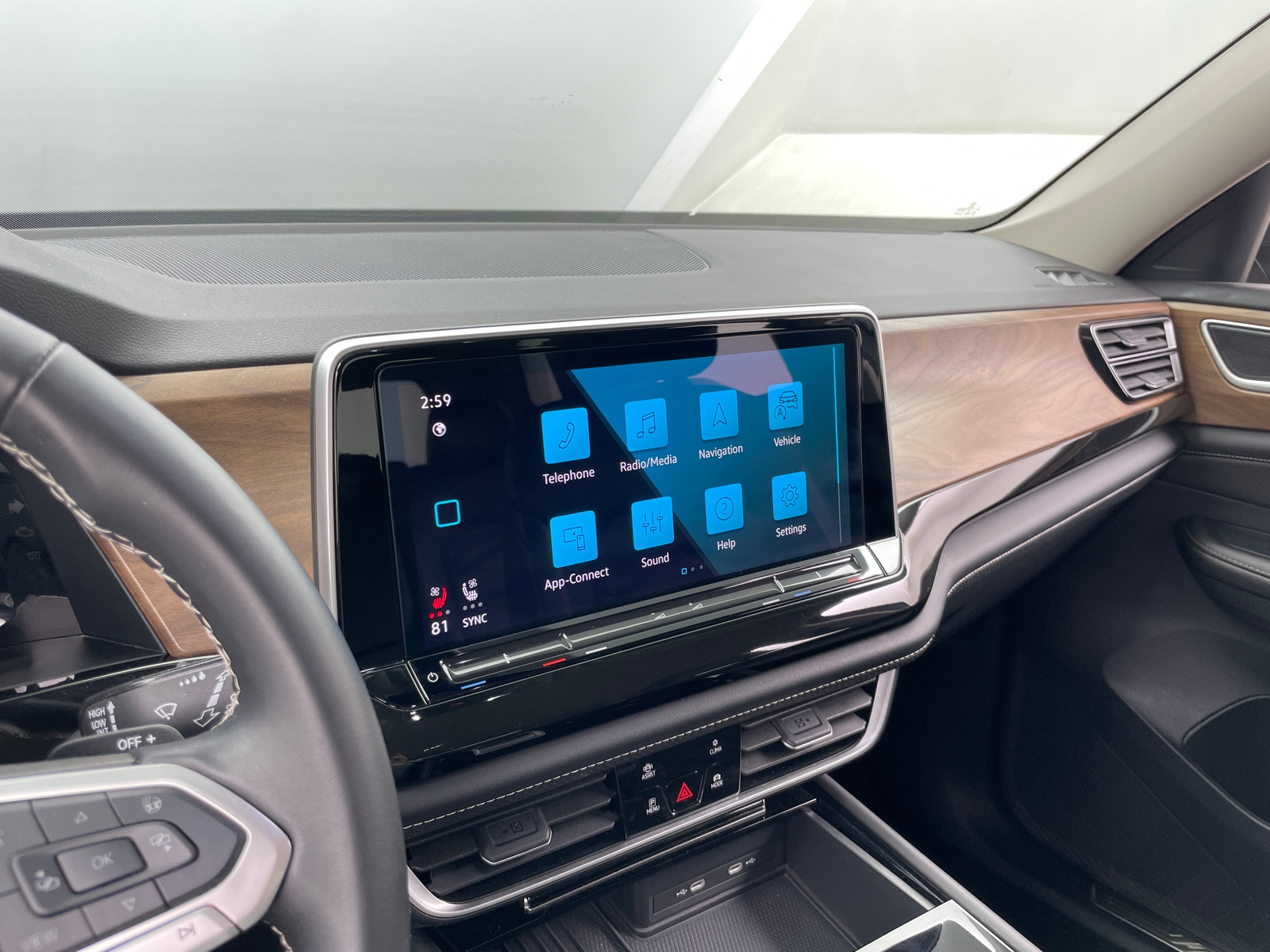 Thumbnail: 2025 Volkswagen Atlas - 3