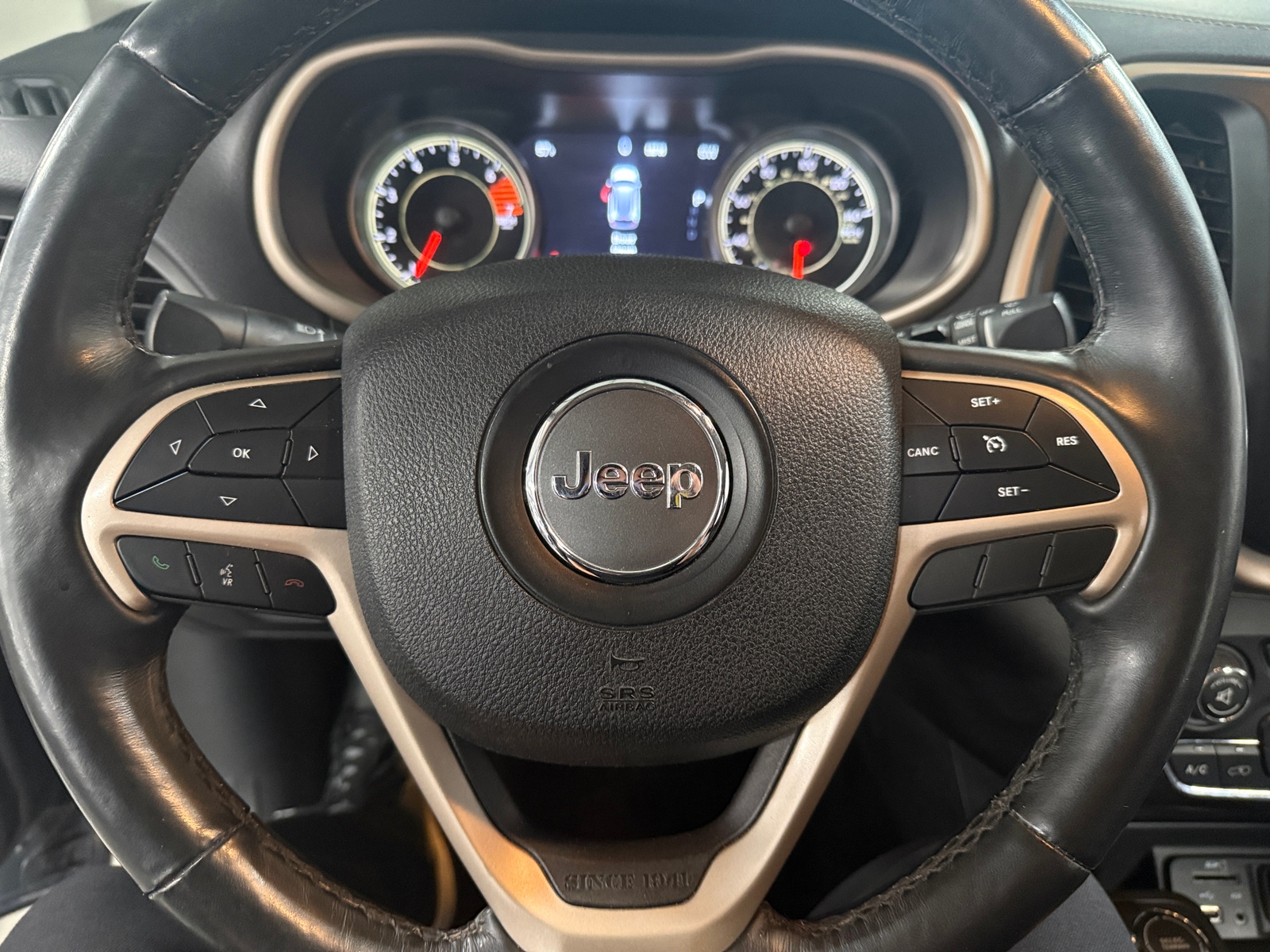 Thumbnail: 2018 Jeep Cherokee - 4