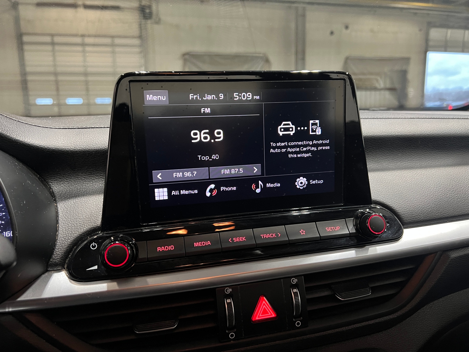 Thumbnail: 2023 Kia Forte - 4