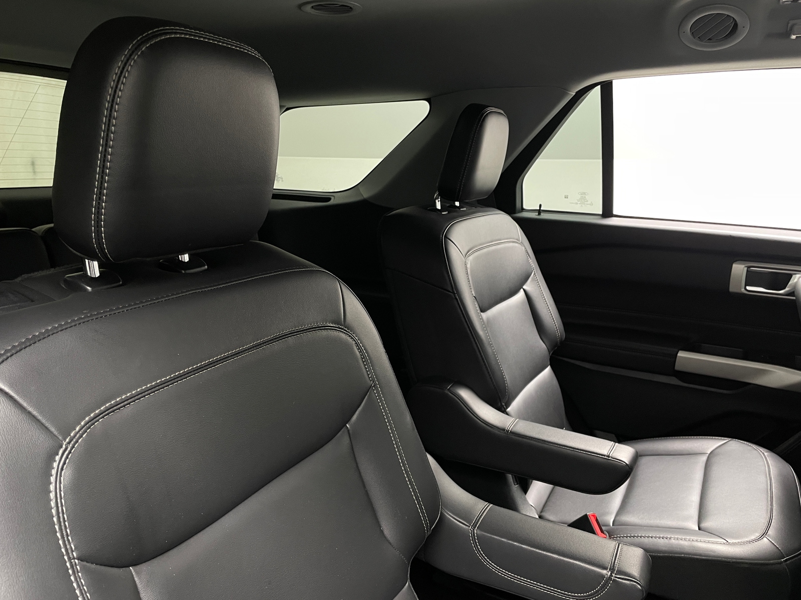 Thumbnail: 2022 Ford Explorer - 6