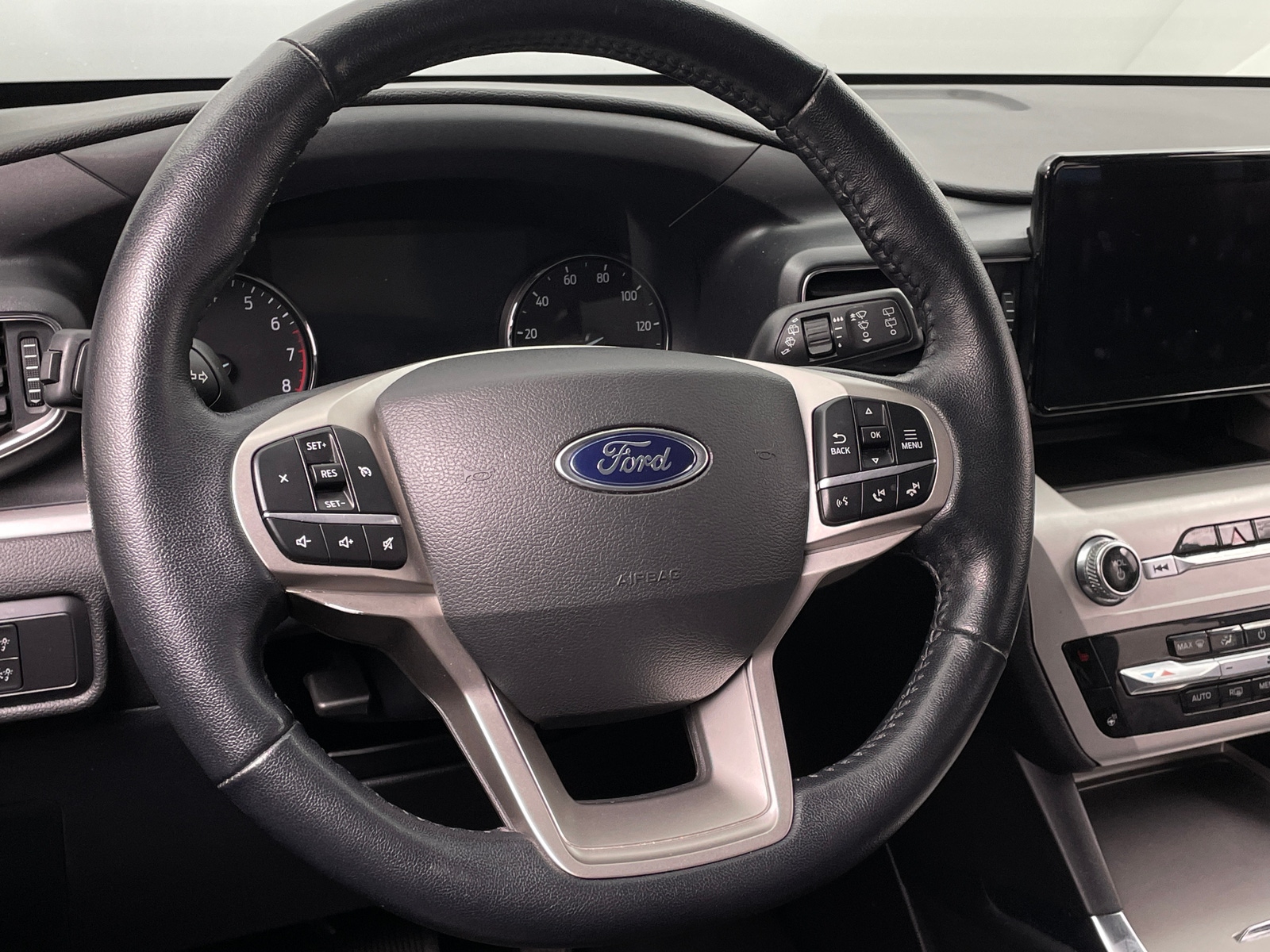 Thumbnail: 2022 Ford Explorer - 5