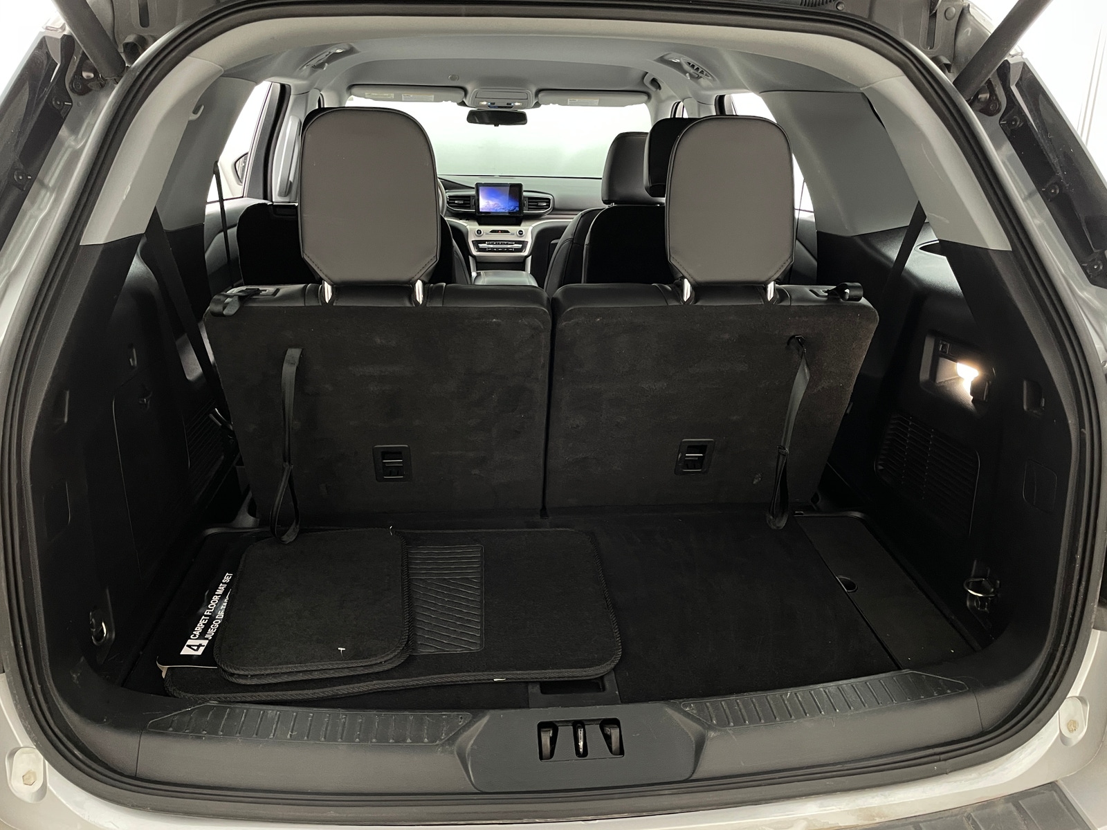 Thumbnail: 2022 Ford Explorer - 7