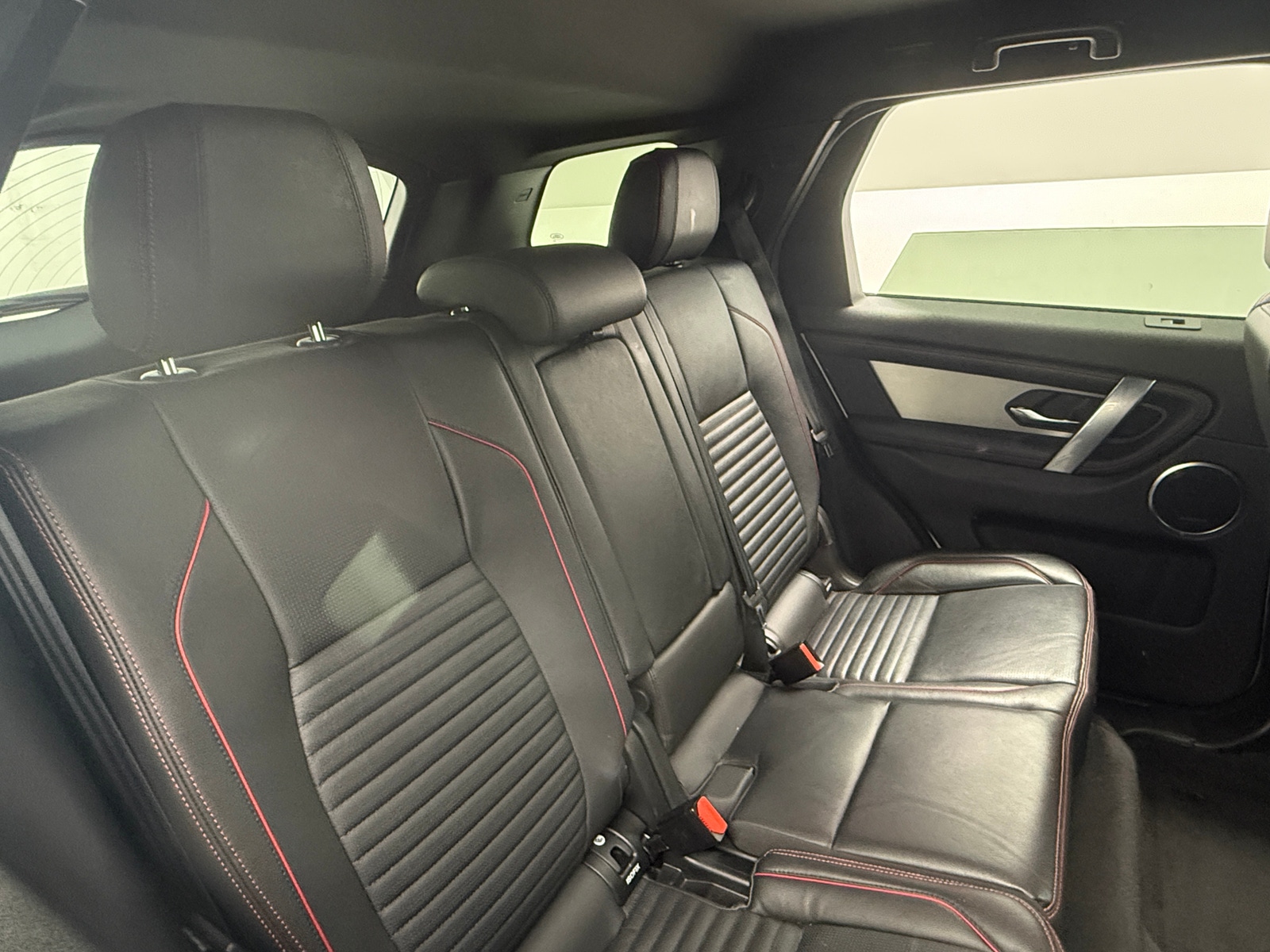 Thumbnail: 2021 Land Rover Discovery Sport - 5