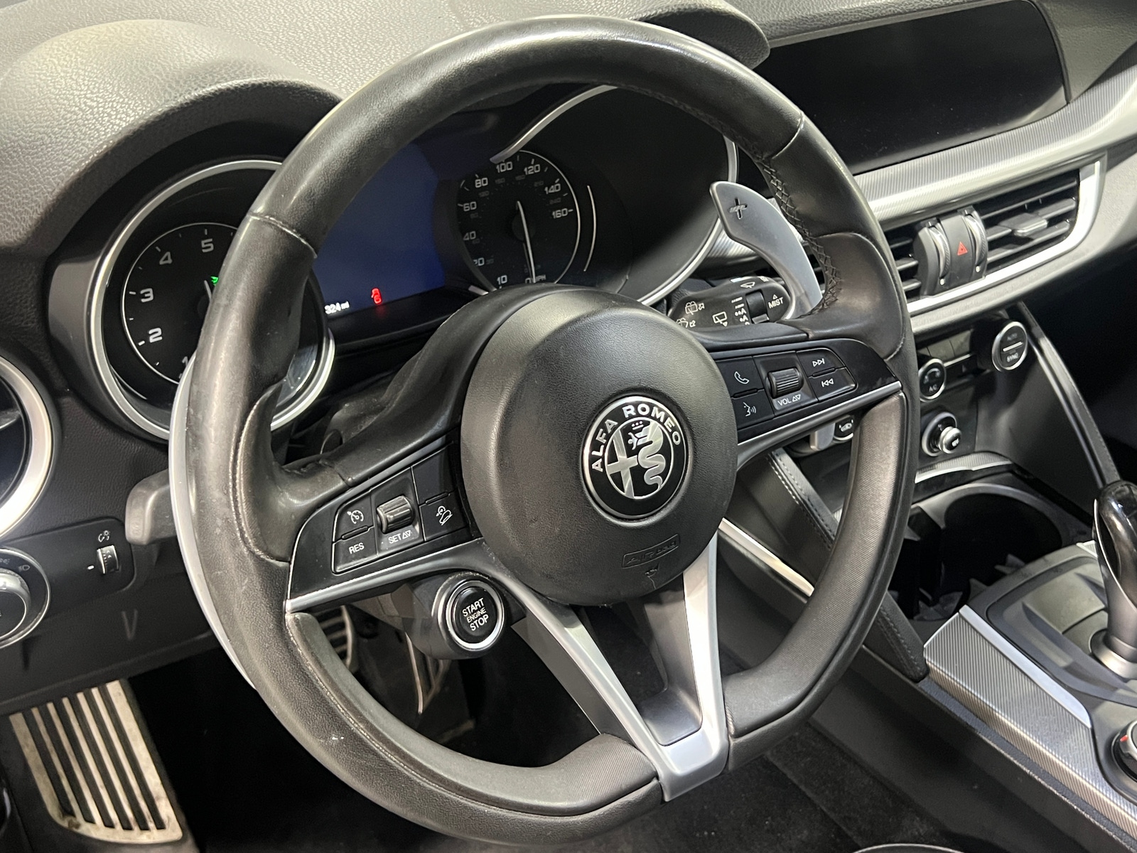 Thumbnail: 2019 Alfa Romeo Stelvio - 4