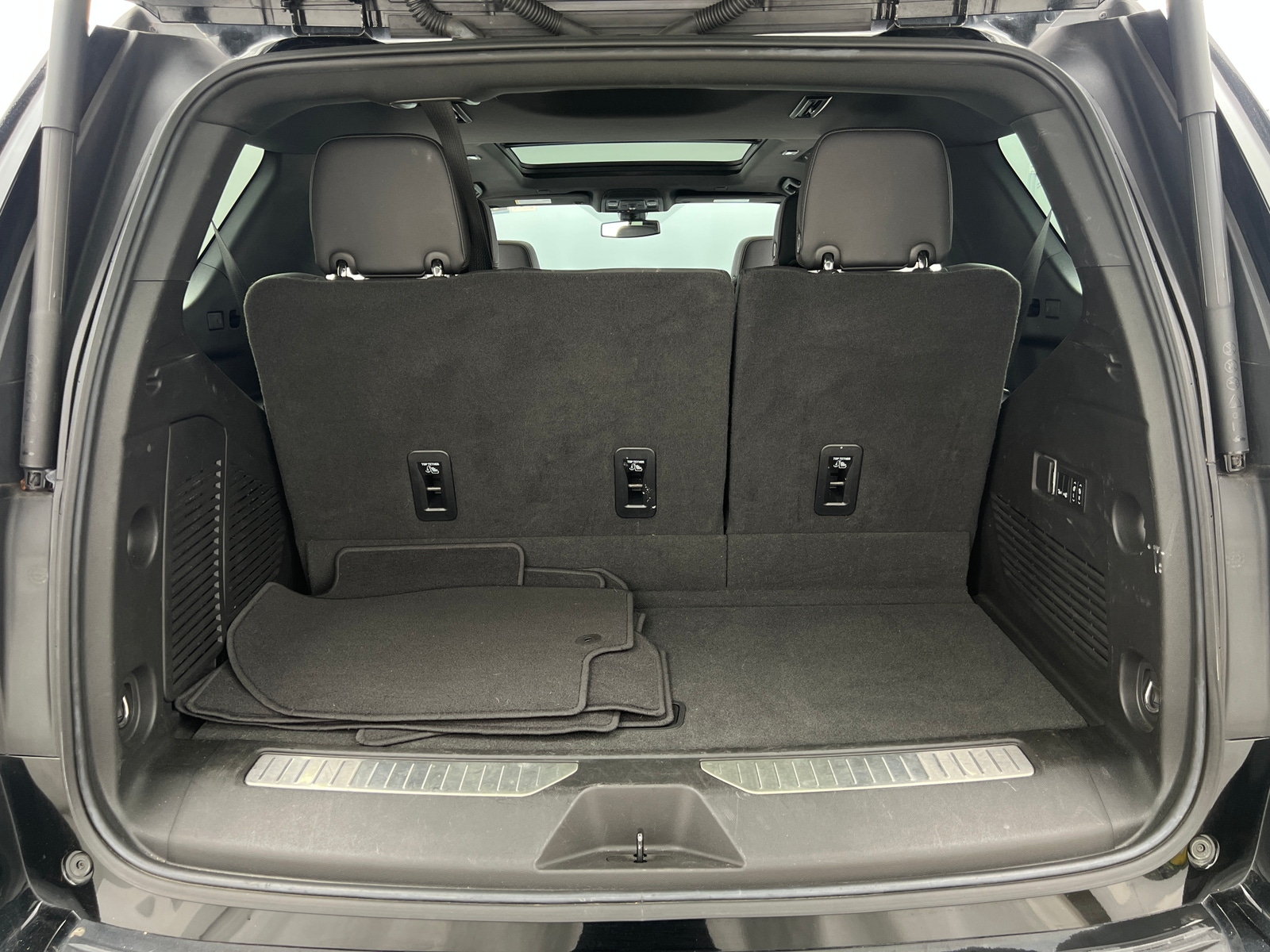 Thumbnail: 2022 Chevrolet Tahoe - 6