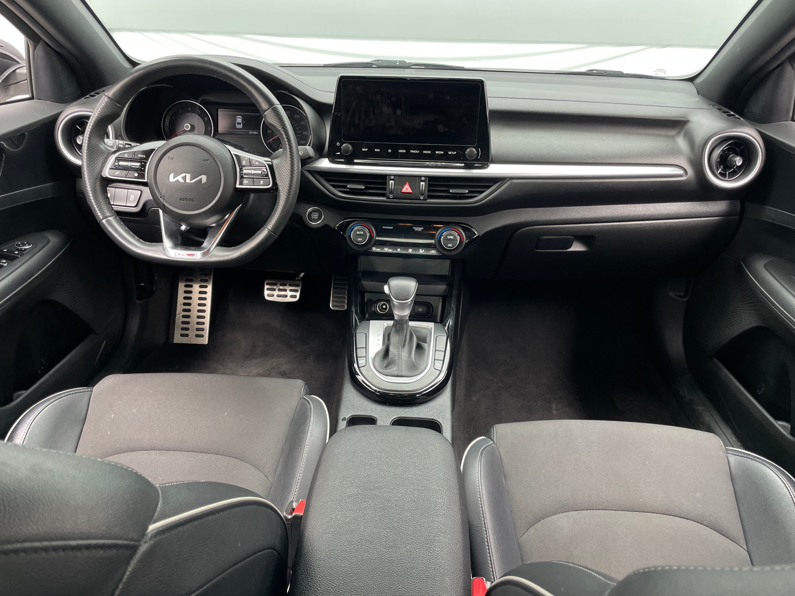 Thumbnail: 2023 Kia Forte - 3