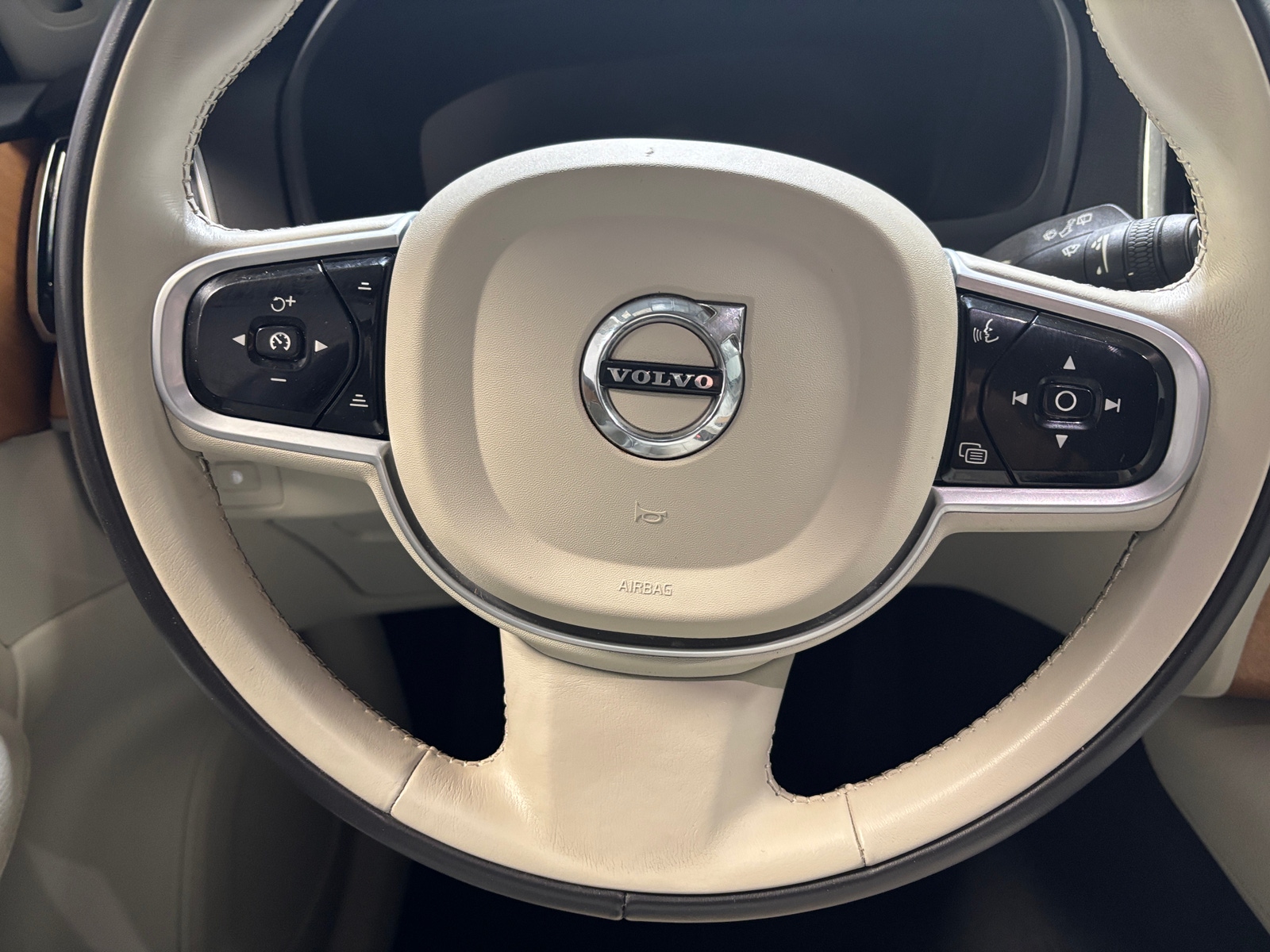 Thumbnail: 2021 Volvo XC90 - 4