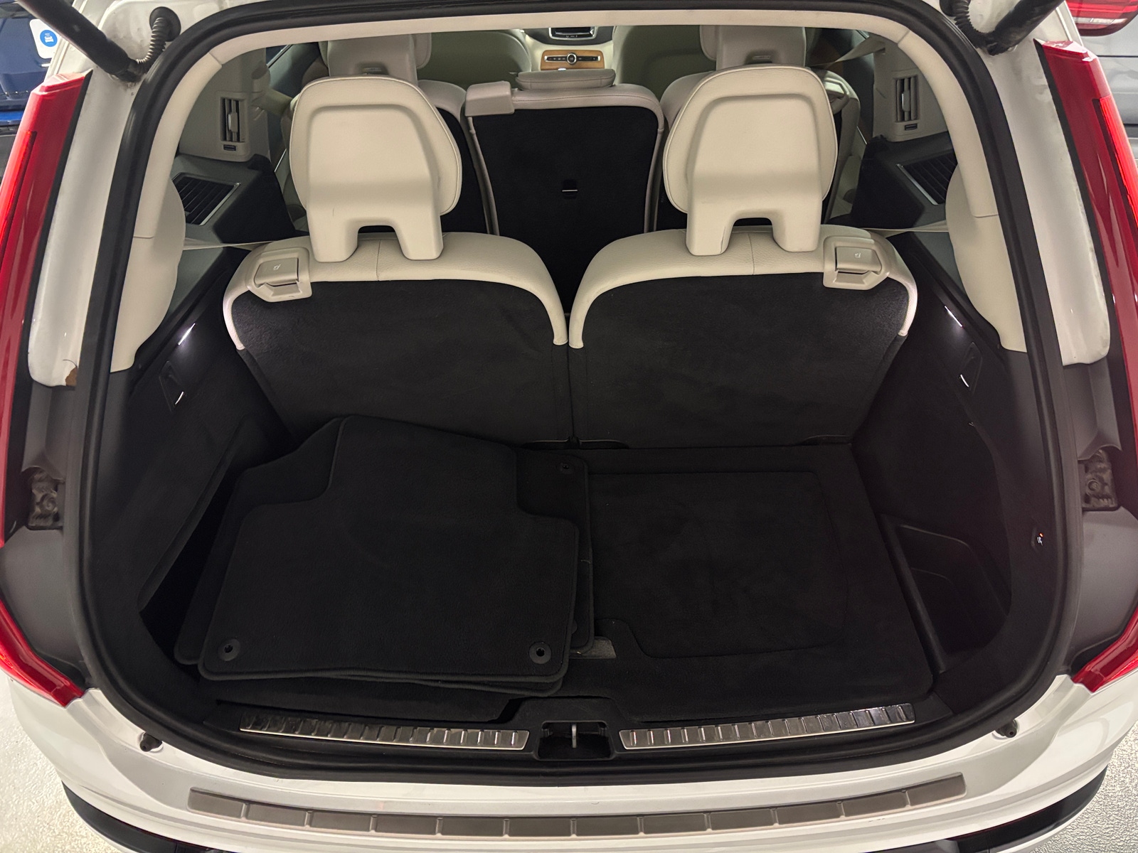 Thumbnail: 2021 Volvo XC90 - 6