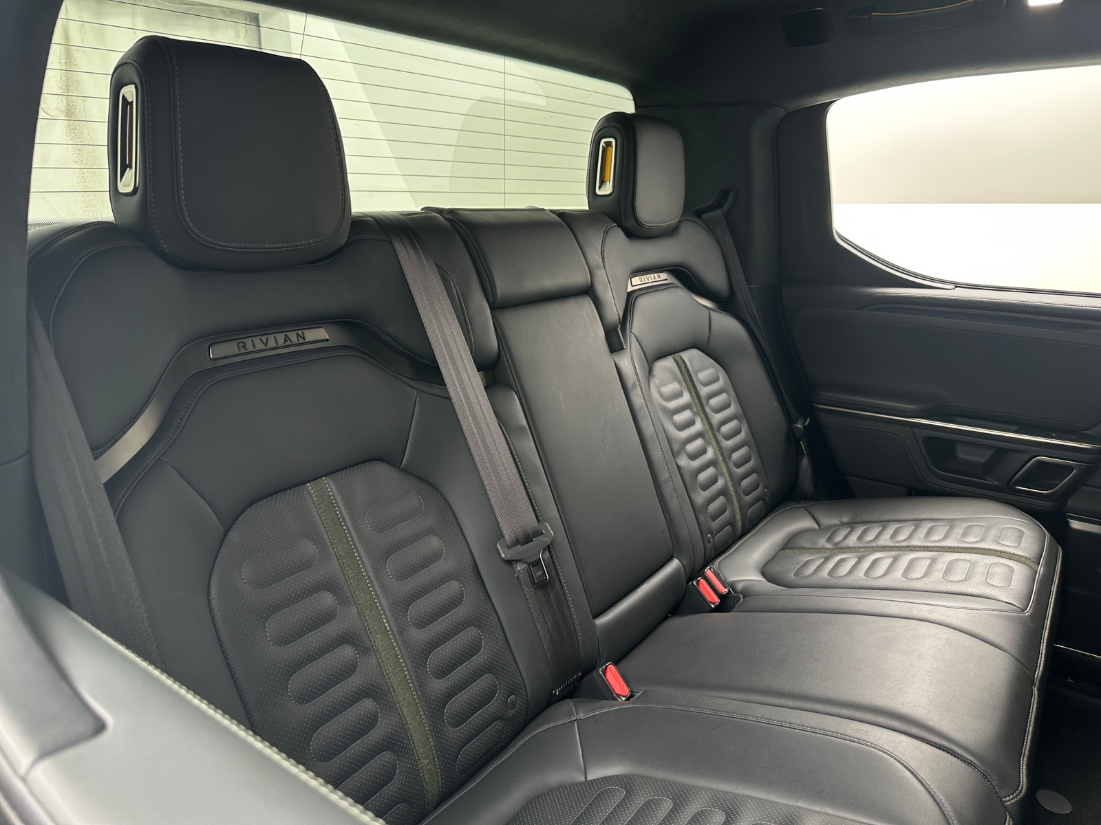 Thumbnail: 2022 Rivian R1T - 5