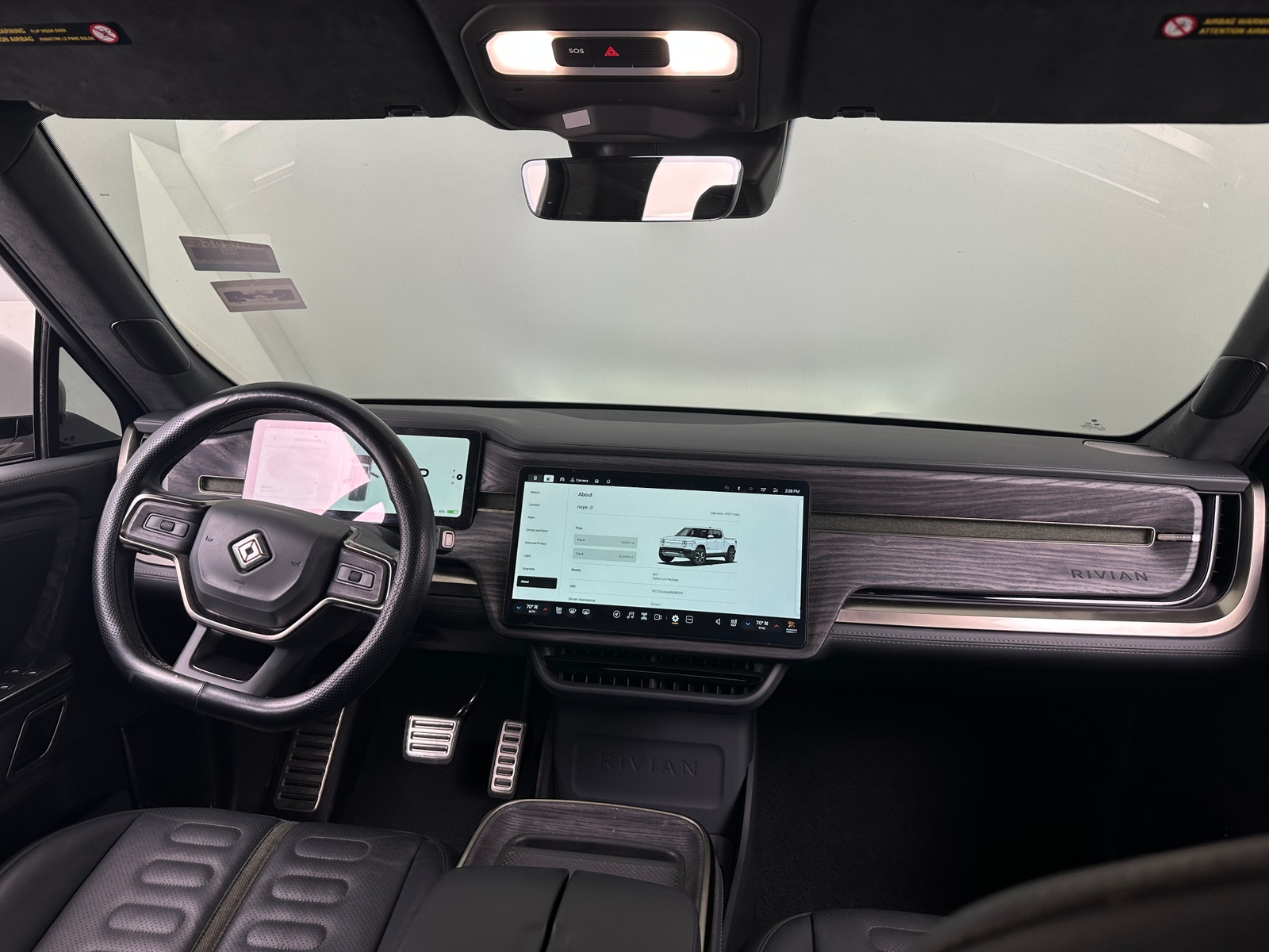 Thumbnail: 2022 Rivian R1T - 2