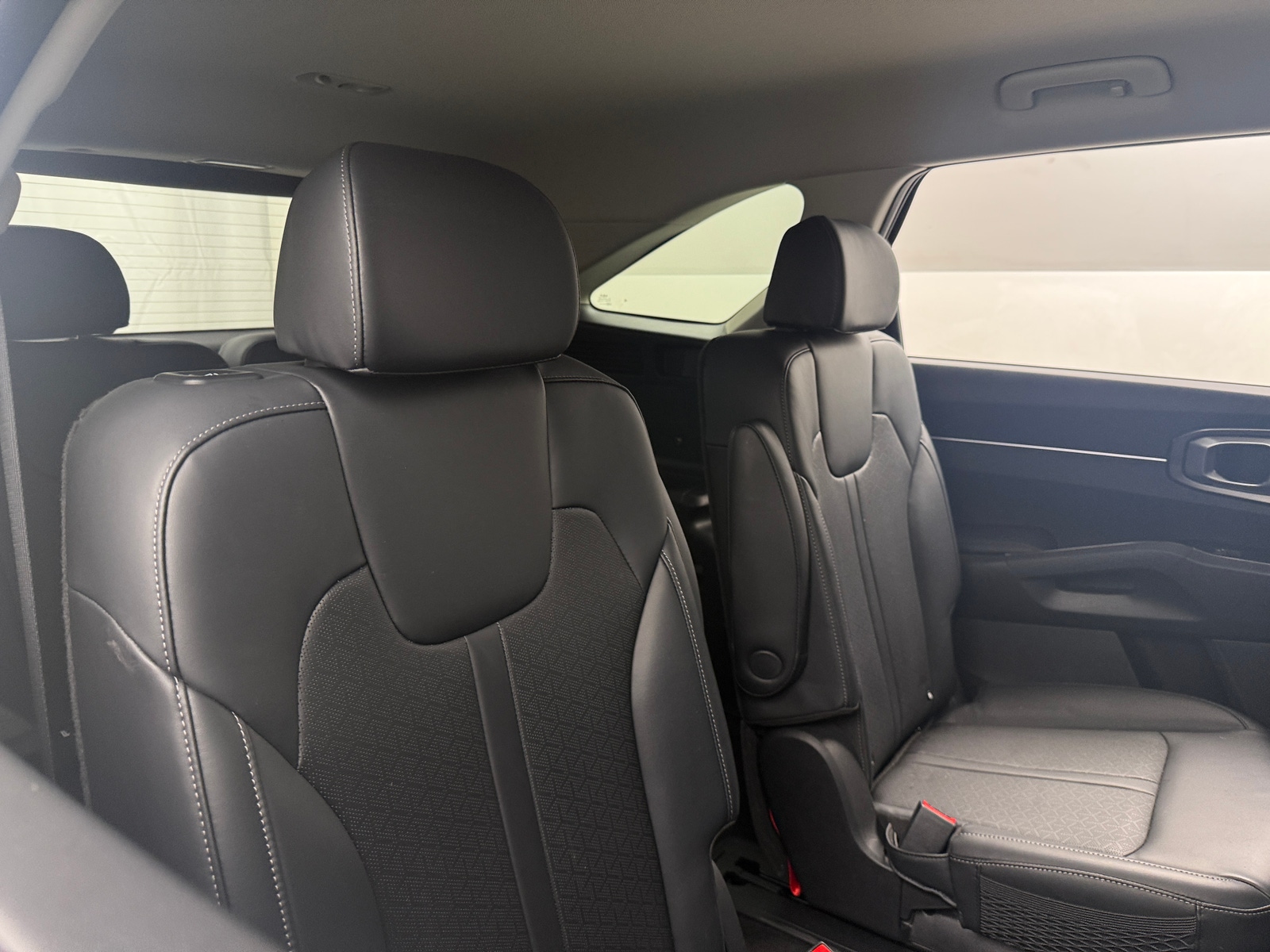 Thumbnail: 2022 Kia Sorento - 5