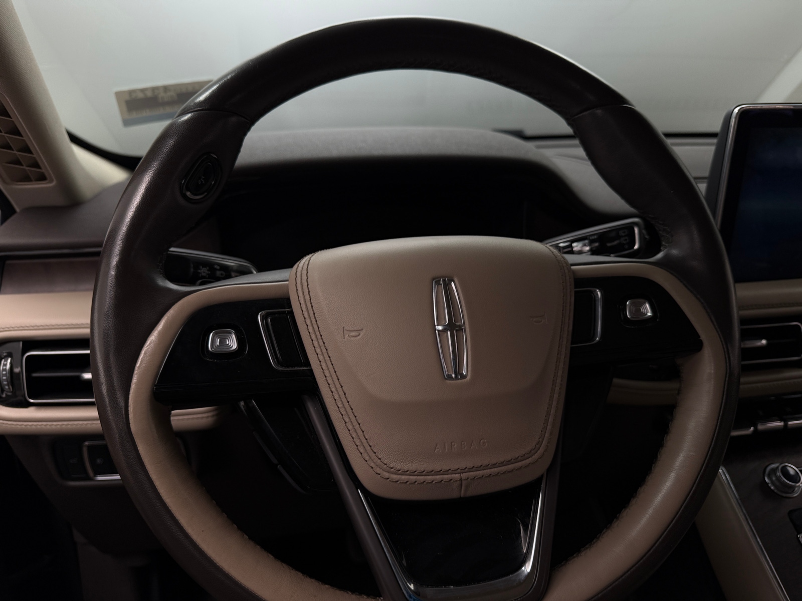 Thumbnail: 2020 Lincoln Aviator - 4