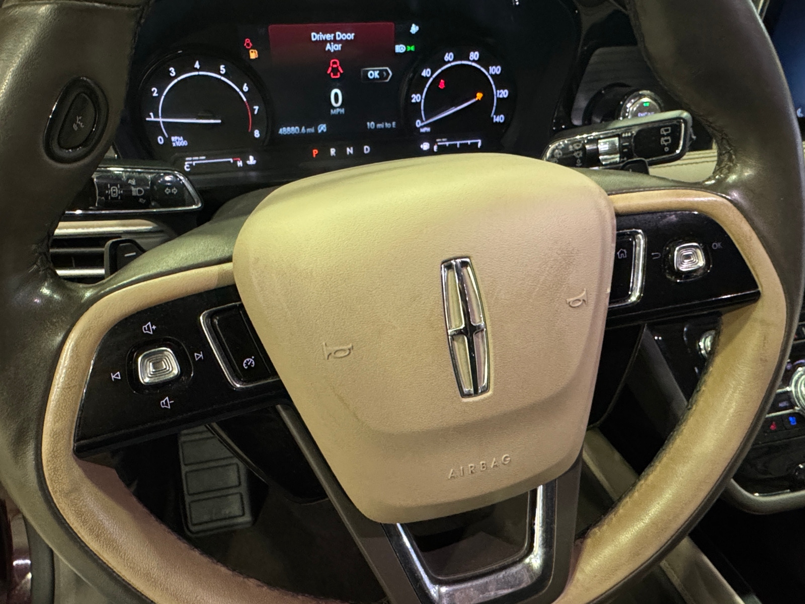 Thumbnail: 2021 Lincoln Corsair - 4