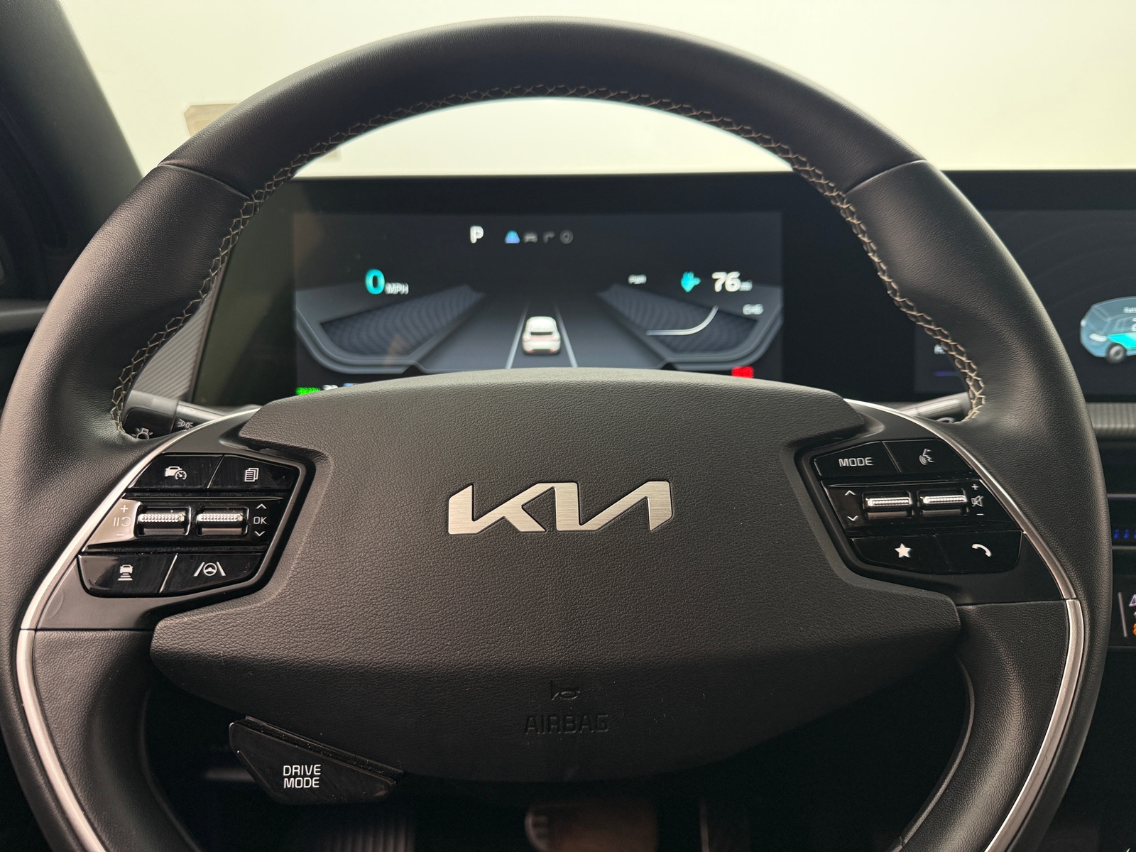 Thumbnail: 2022 Kia EV6 - 4