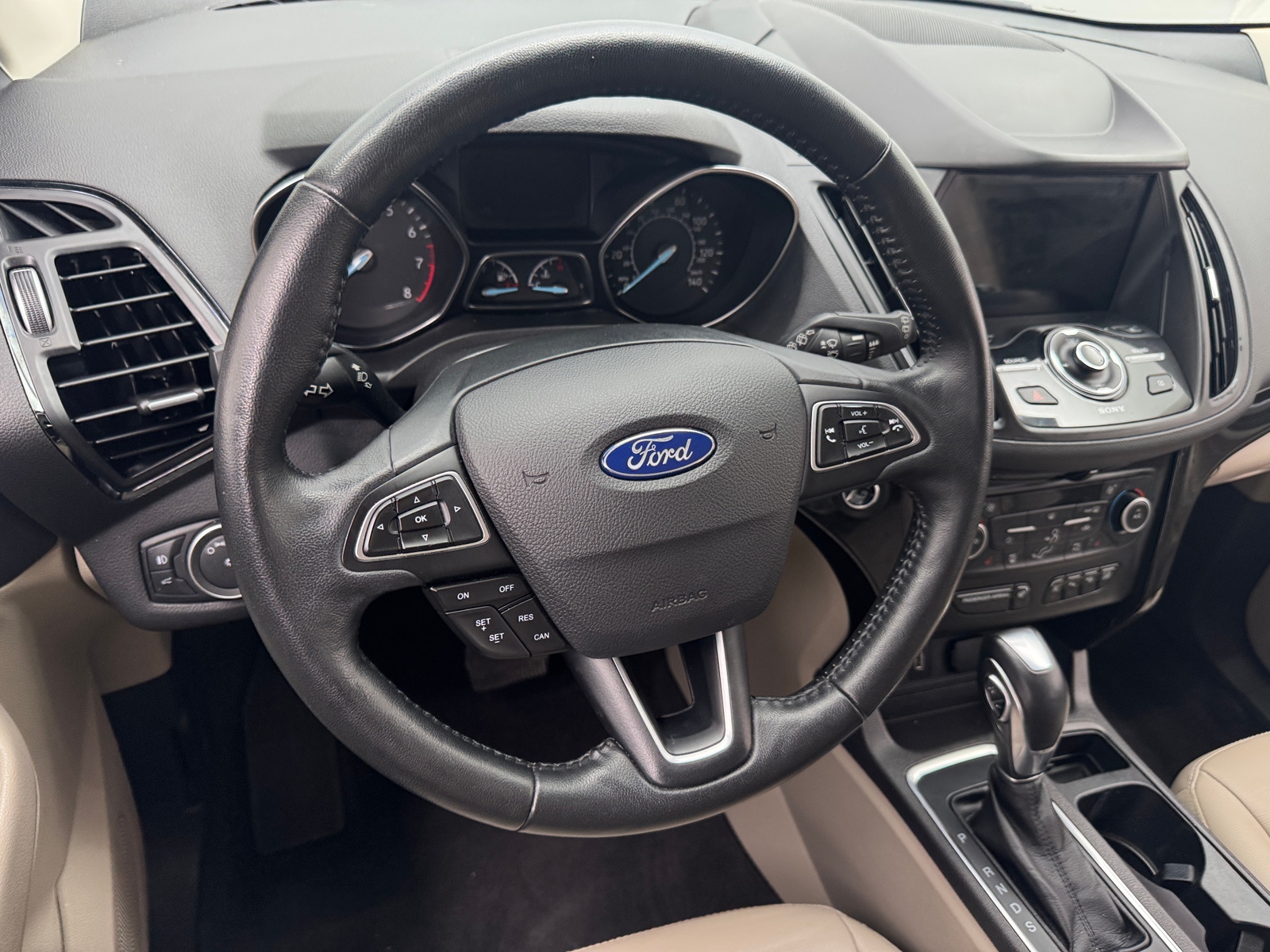 Thumbnail: 2019 Ford Escape - 4