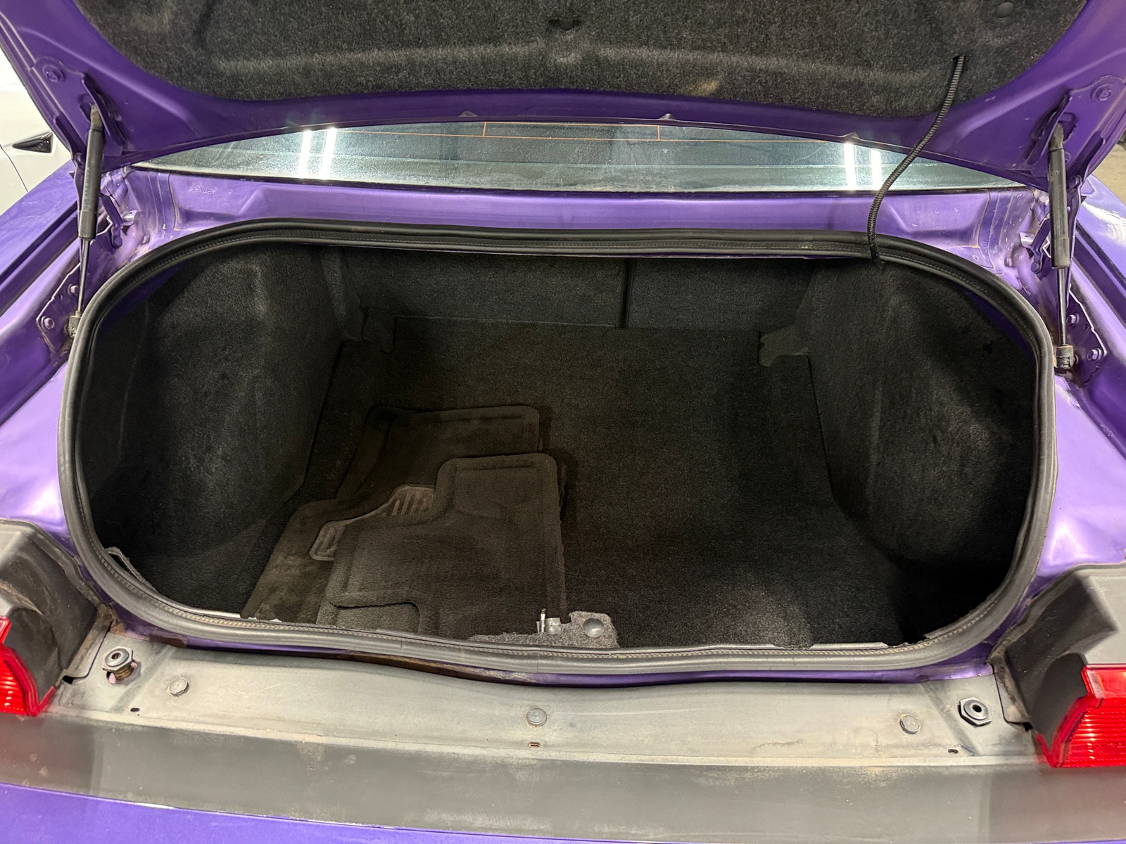 Thumbnail: 2014 Dodge Challenger - 5