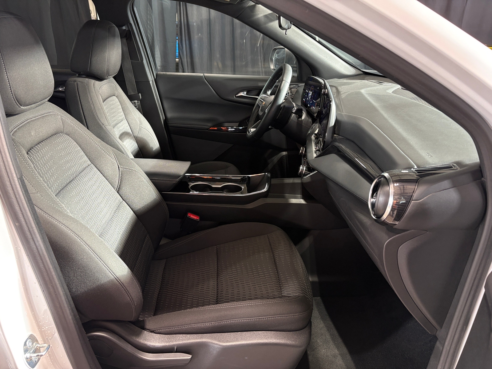 Thumbnail: 2025 Chevrolet Equinox - 2