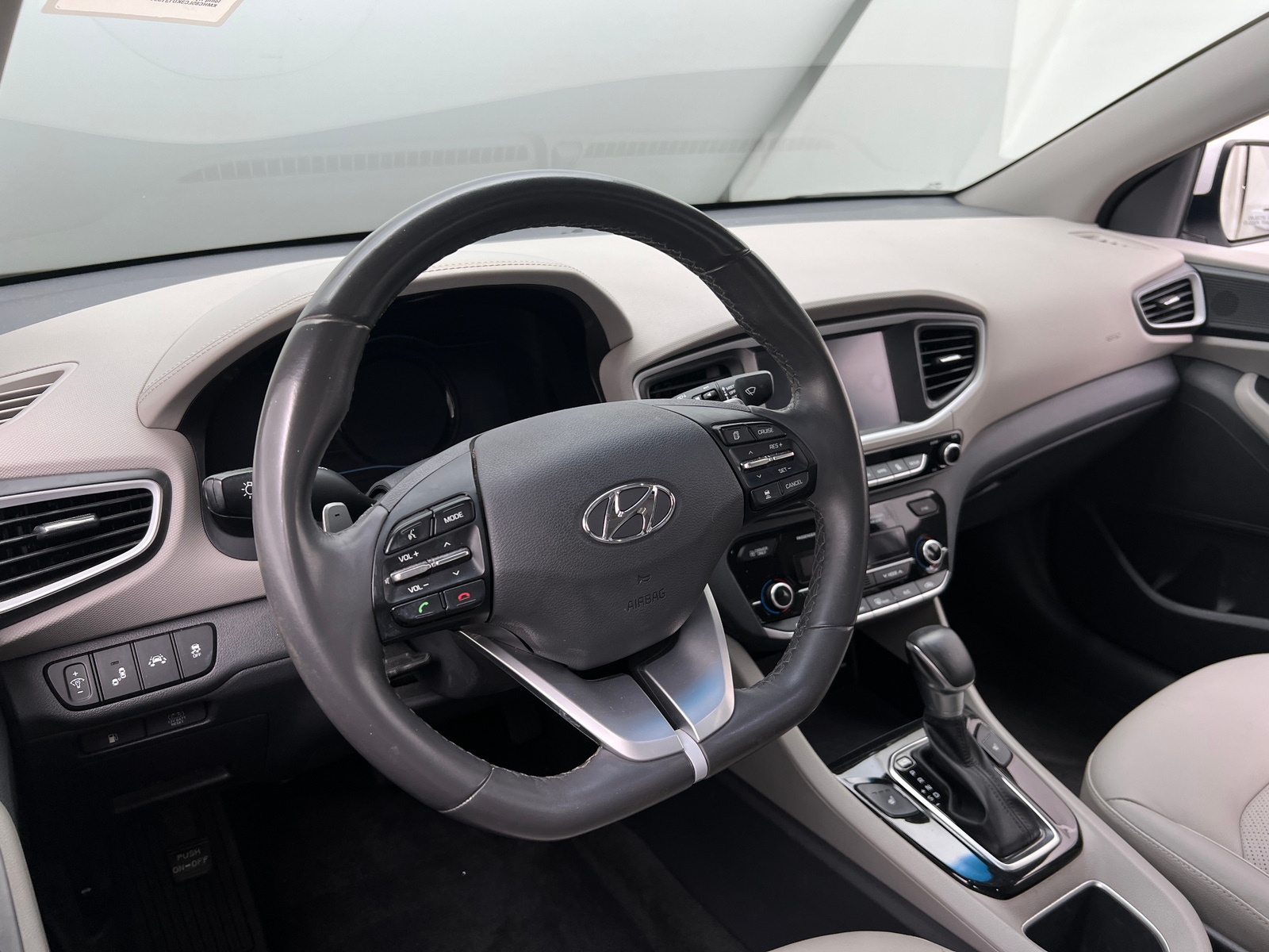 Thumbnail: 2019 Hyundai Ioniq - 4