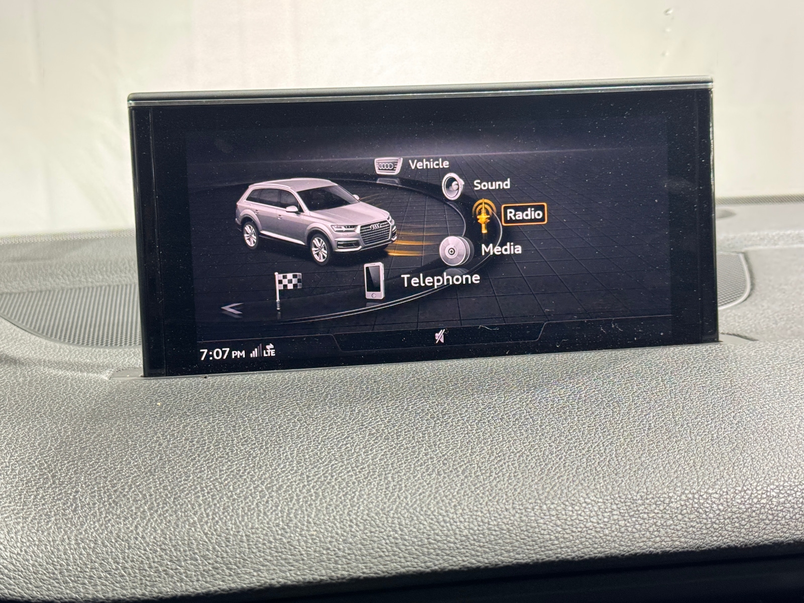 Thumbnail: 2017 Audi Q7 - 3