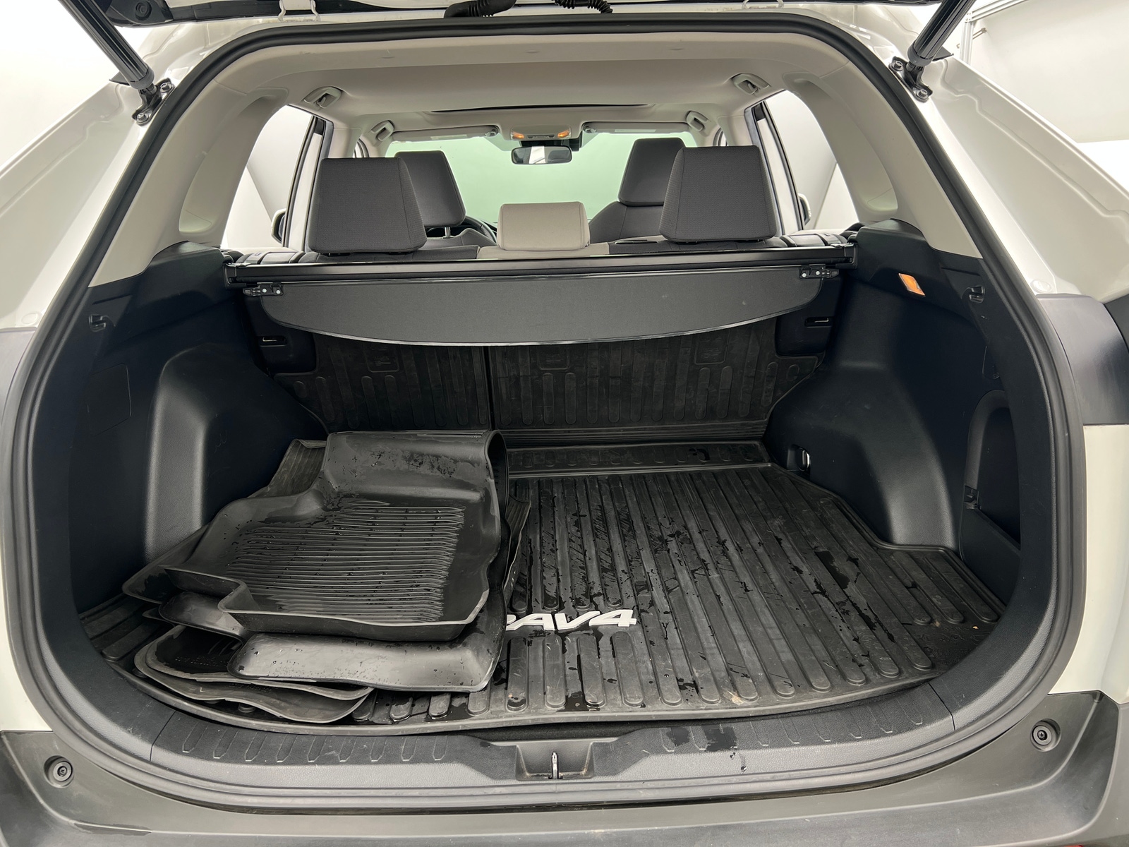 Thumbnail: 2020 Toyota RAV4 - 7