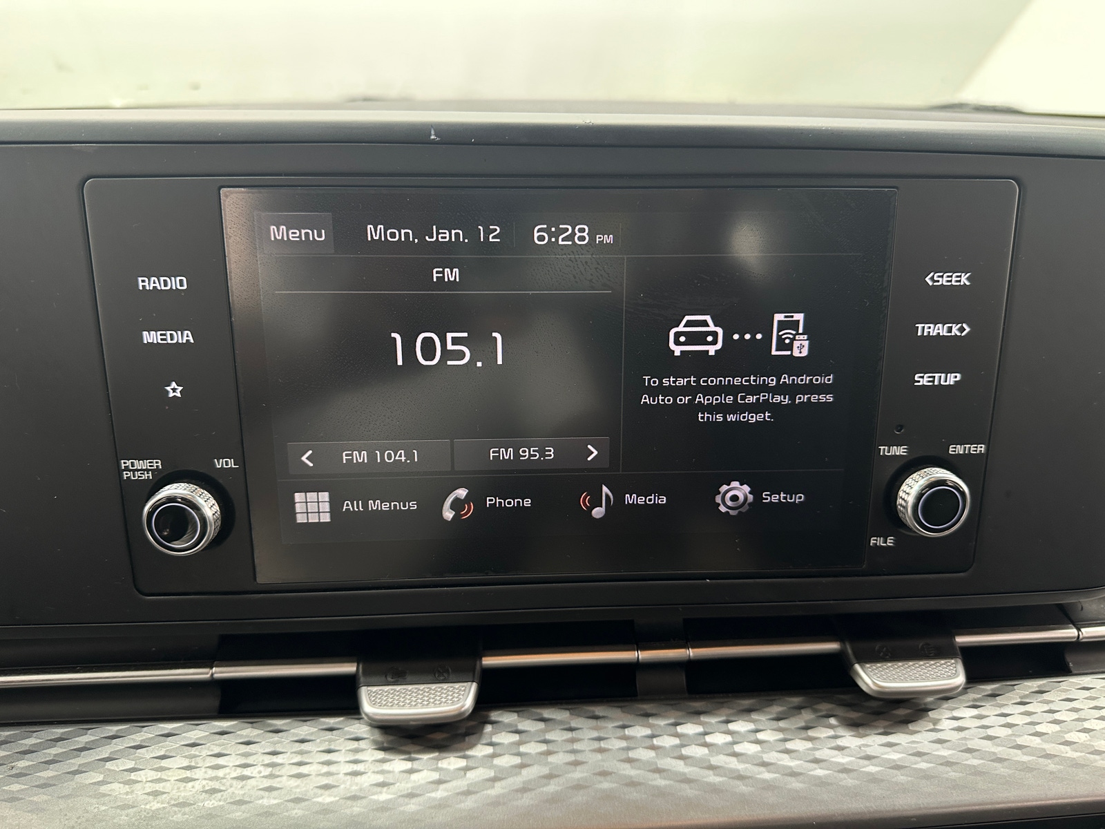 Thumbnail: 2024 Kia Carnival - 3