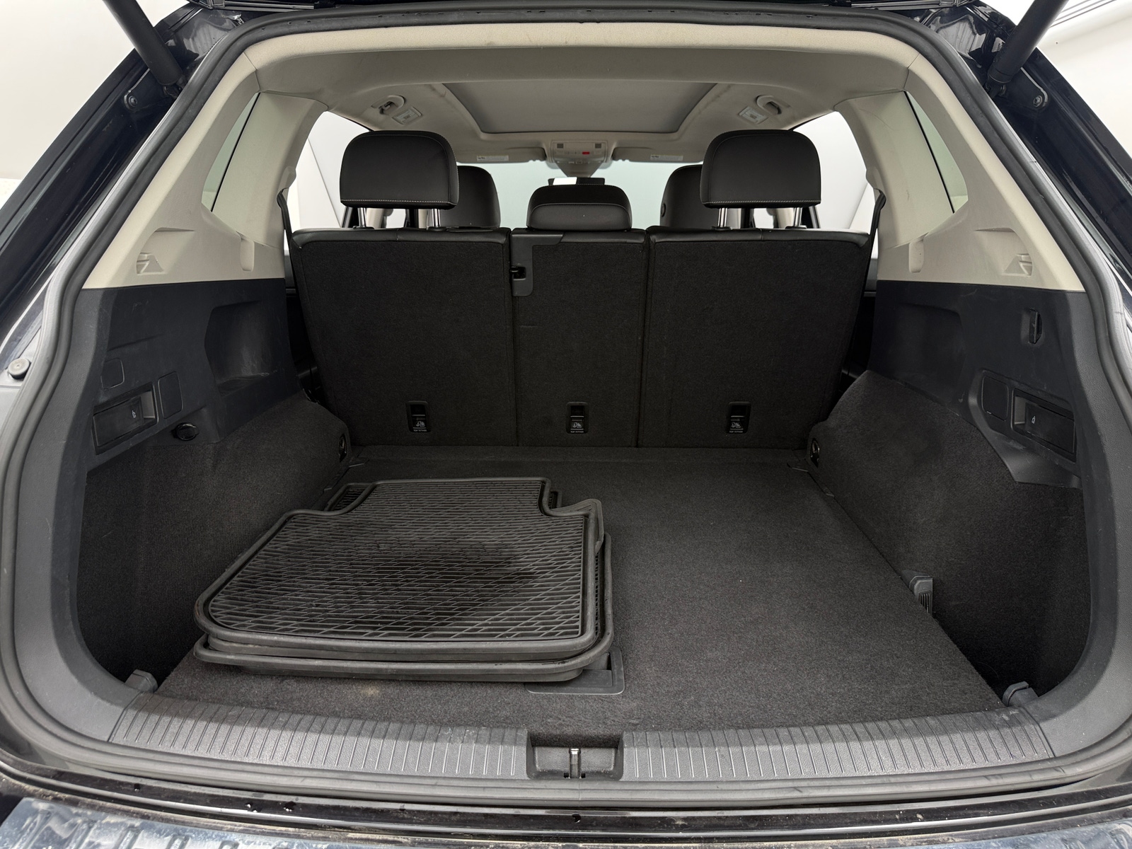 Thumbnail: 2021 Volkswagen Tiguan - 7