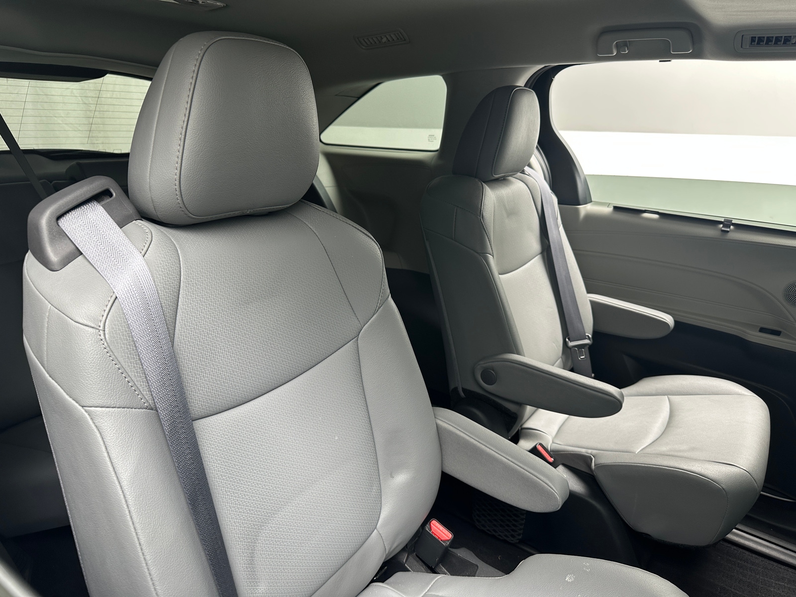 Thumbnail: 2023 Toyota Sienna - 5