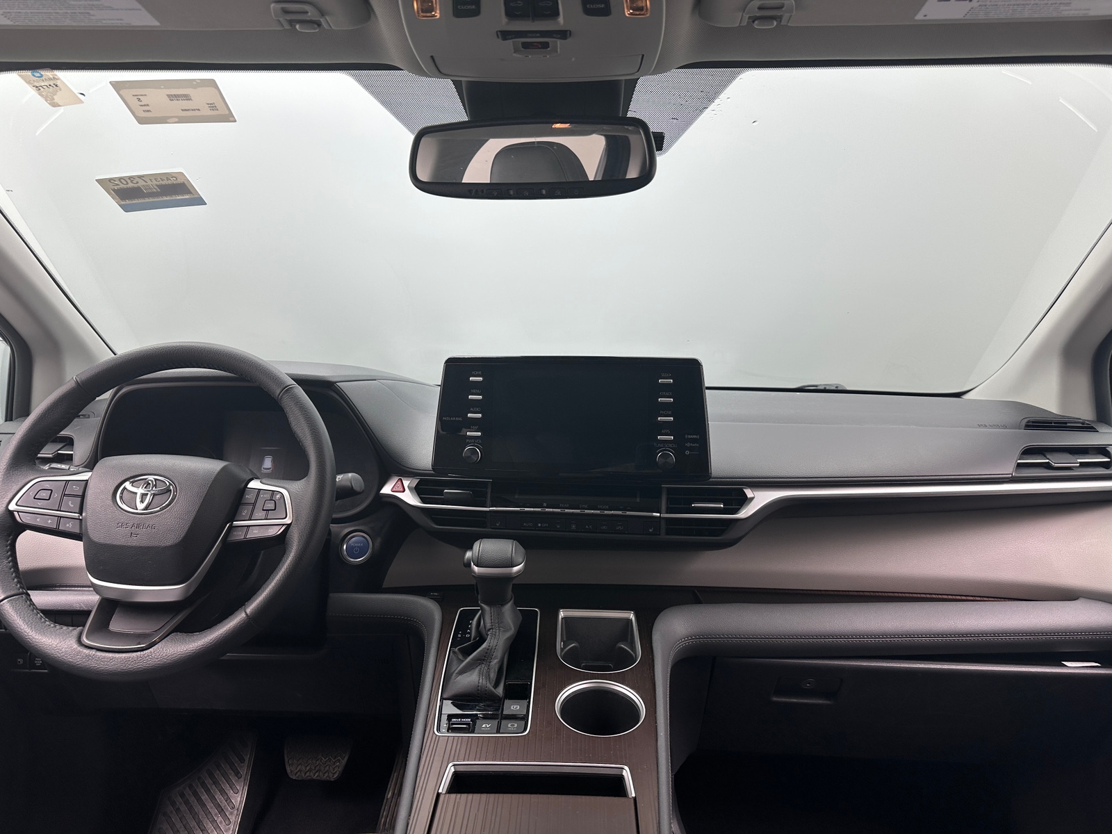 Thumbnail: 2023 Toyota Sienna - 2