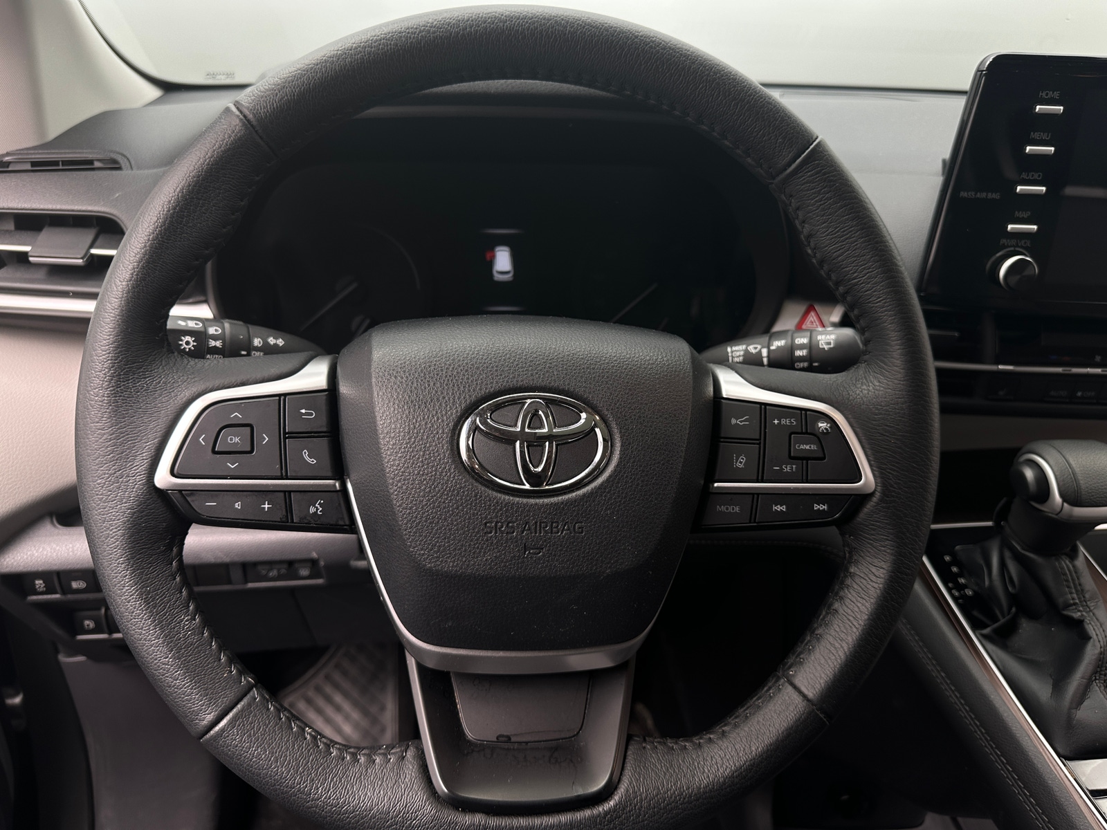 Thumbnail: 2023 Toyota Sienna - 4