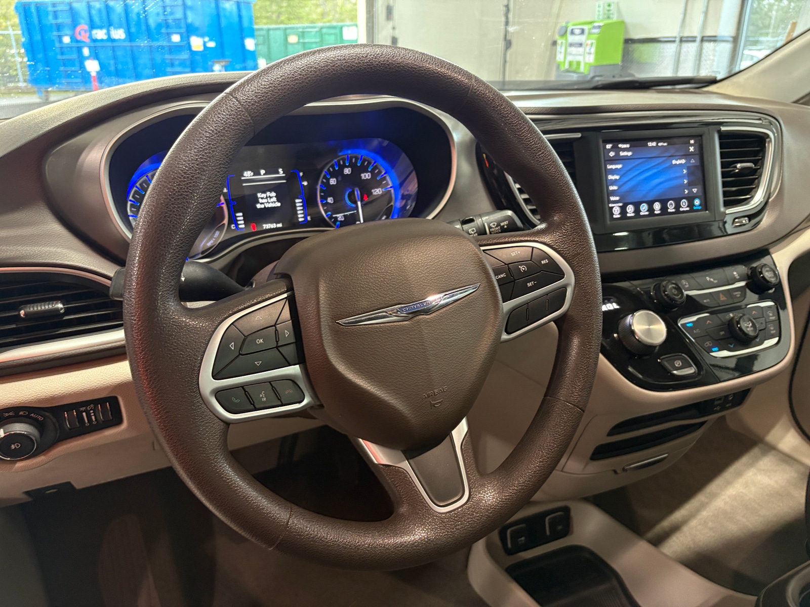 Thumbnail: 2018 Chrysler Pacifica - 5