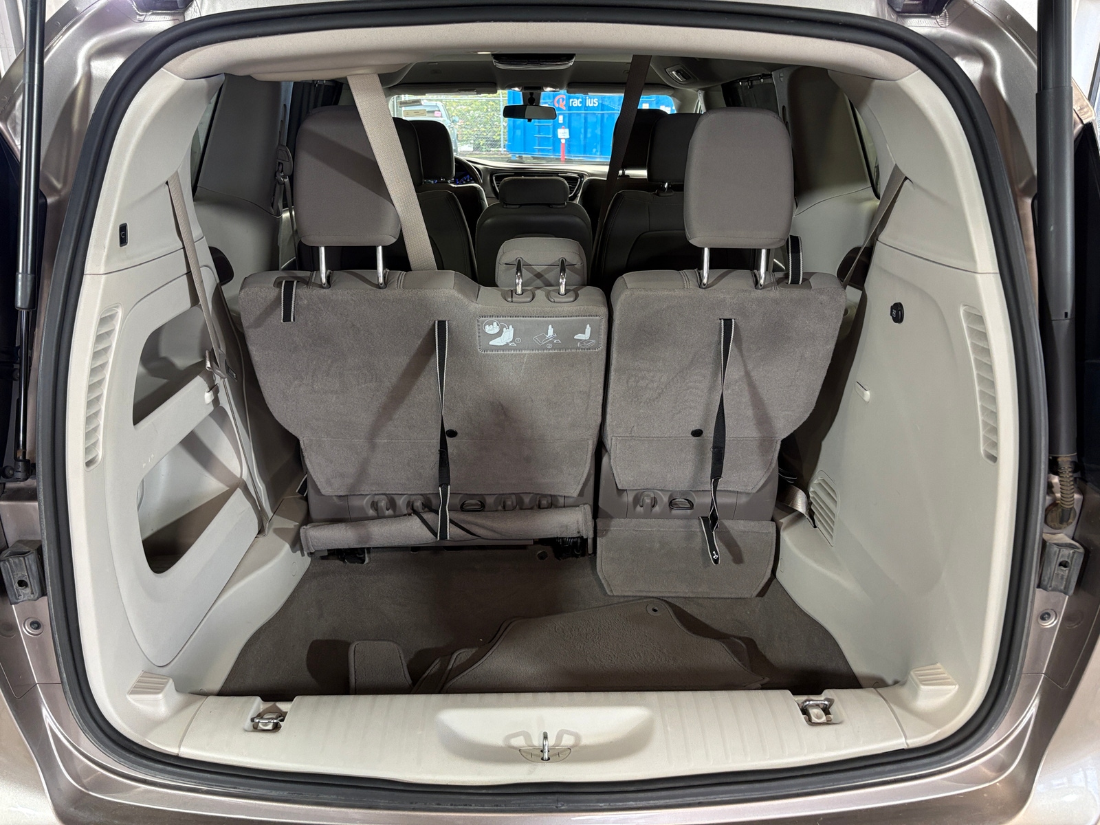 Thumbnail: 2018 Chrysler Pacifica - 7