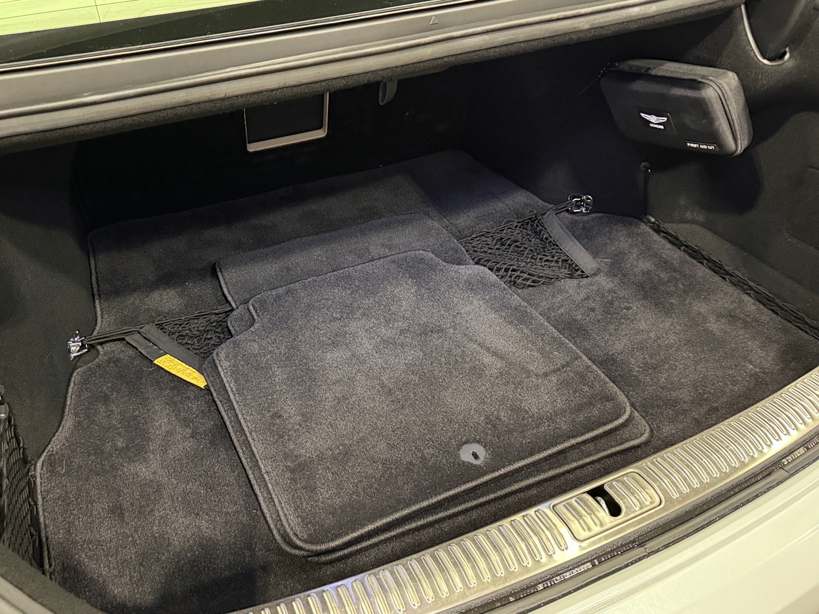 Thumbnail: 2018 Genesis G90 - 6