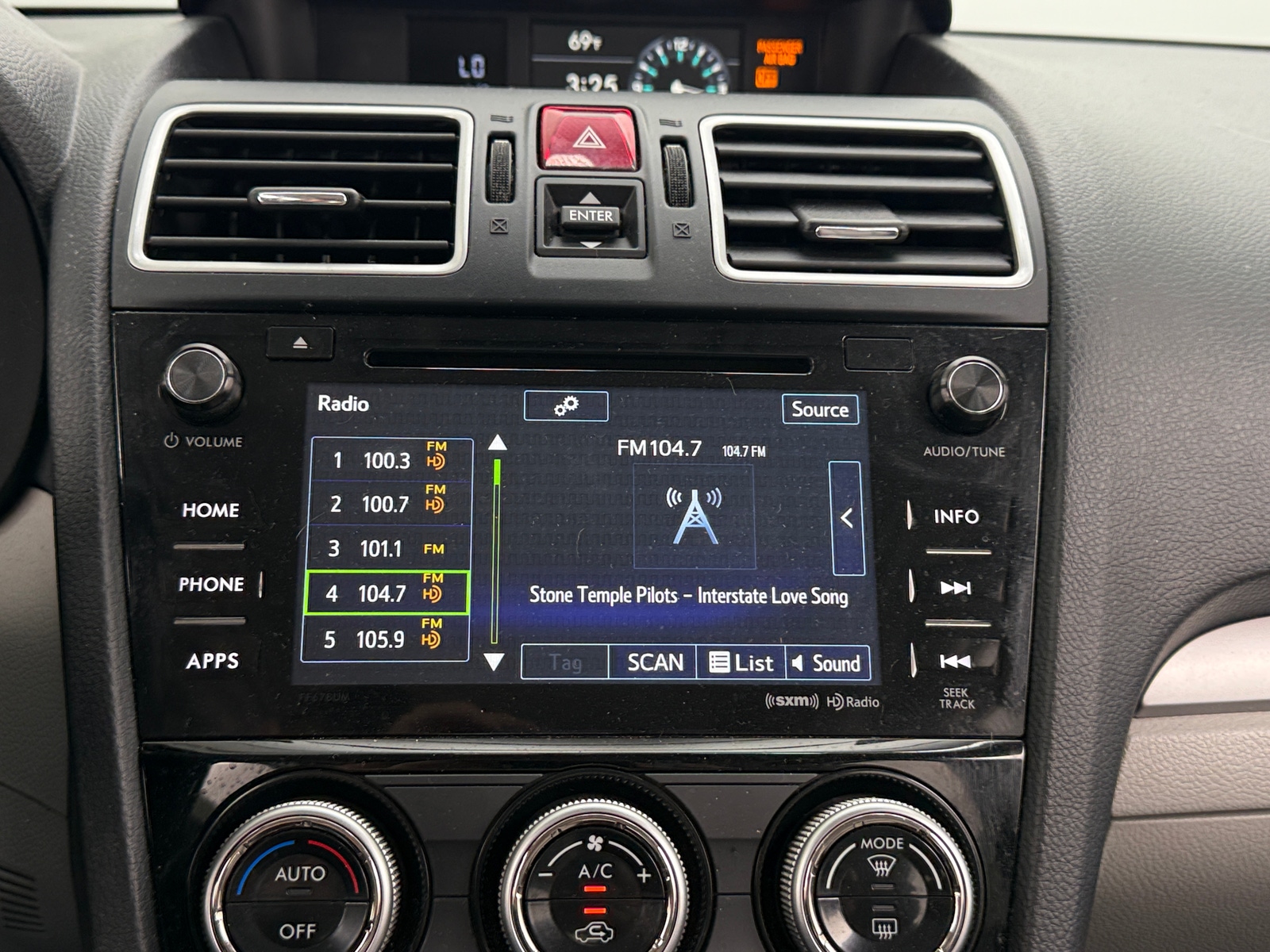 Thumbnail: 2017 Subaru Forester - 4