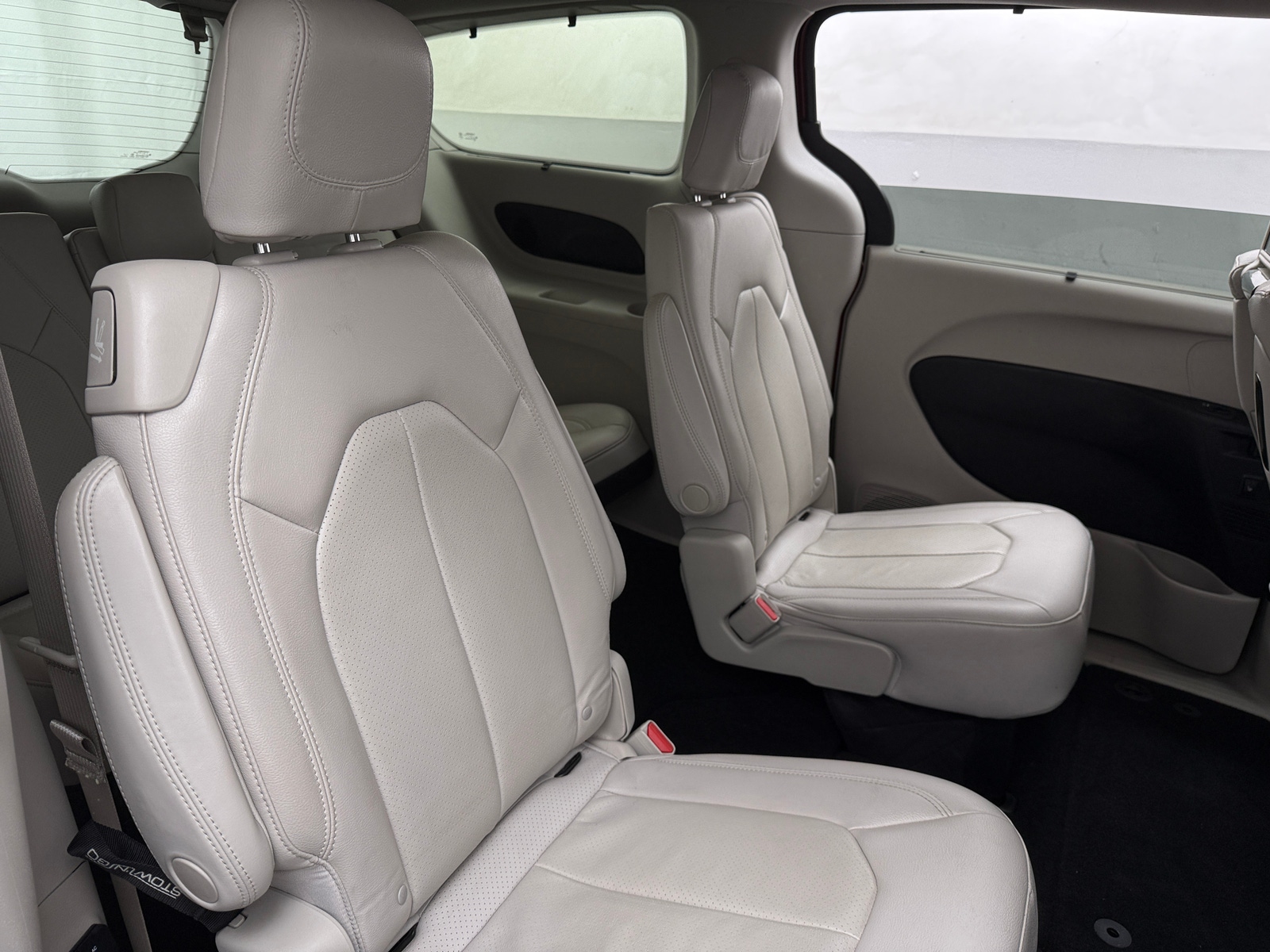 Thumbnail: 2018 Chrysler Pacifica - 5