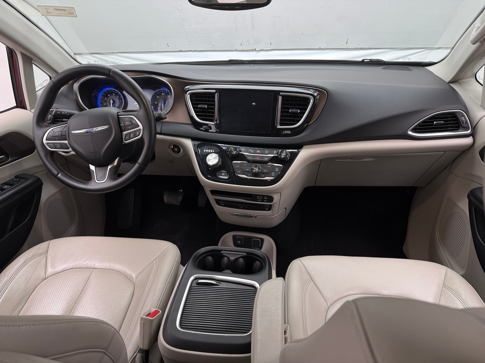 Thumbnail: 2018 Chrysler Pacifica - 2