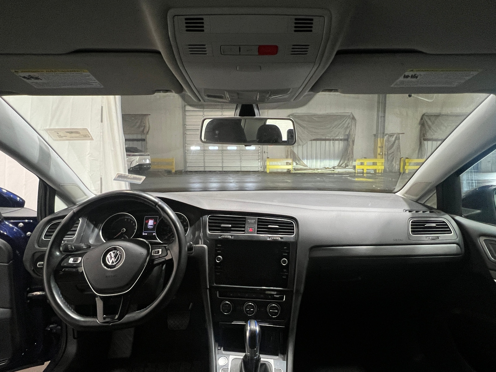 Thumbnail: 2019 Volkswagen e-Golf - 3