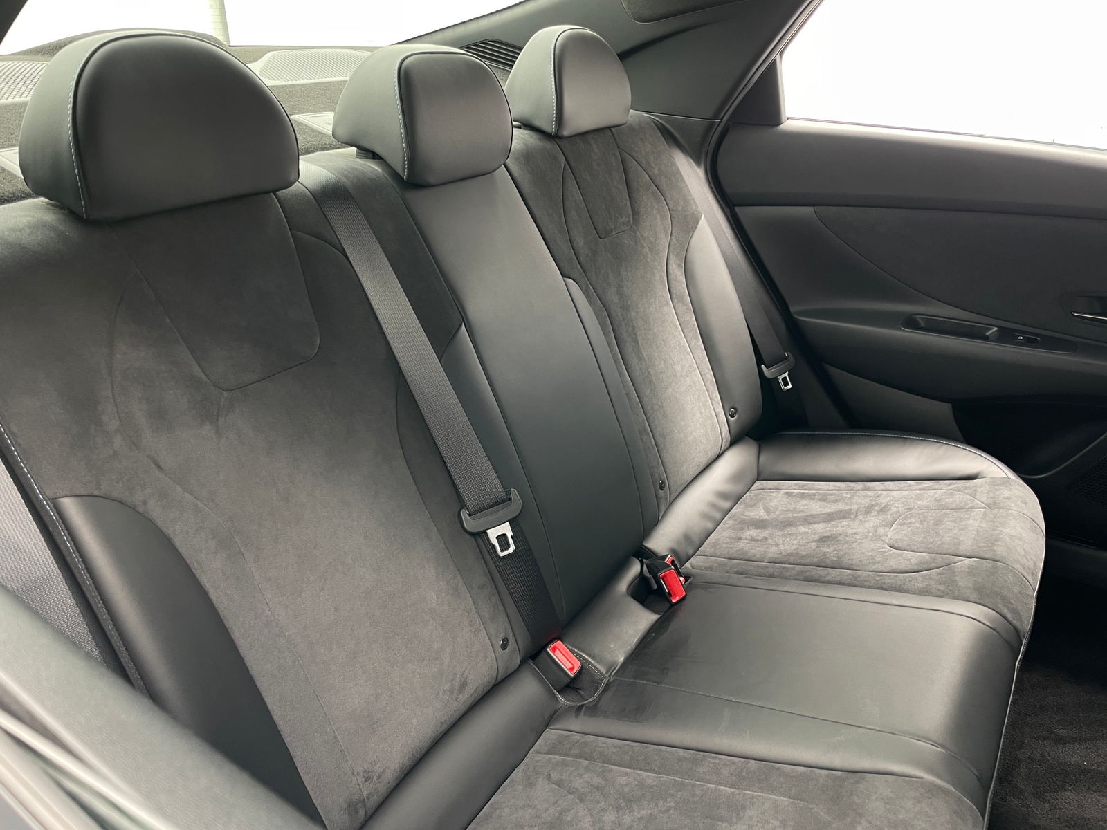 Thumbnail: 2022 Hyundai Elantra - 5