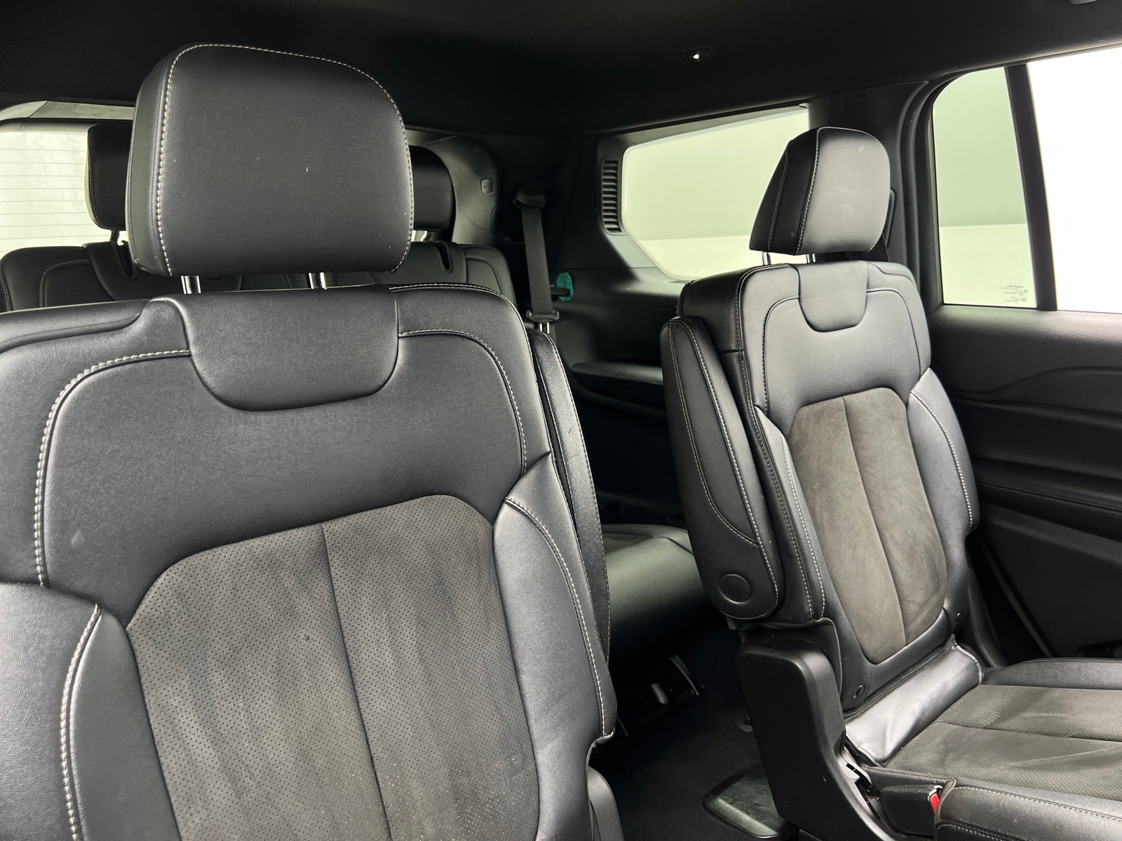 Thumbnail: 2023 Jeep Grand Cherokee L - 5