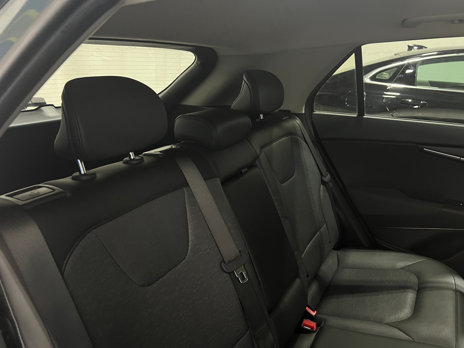 Thumbnail: 2023 Kia Niro - 5