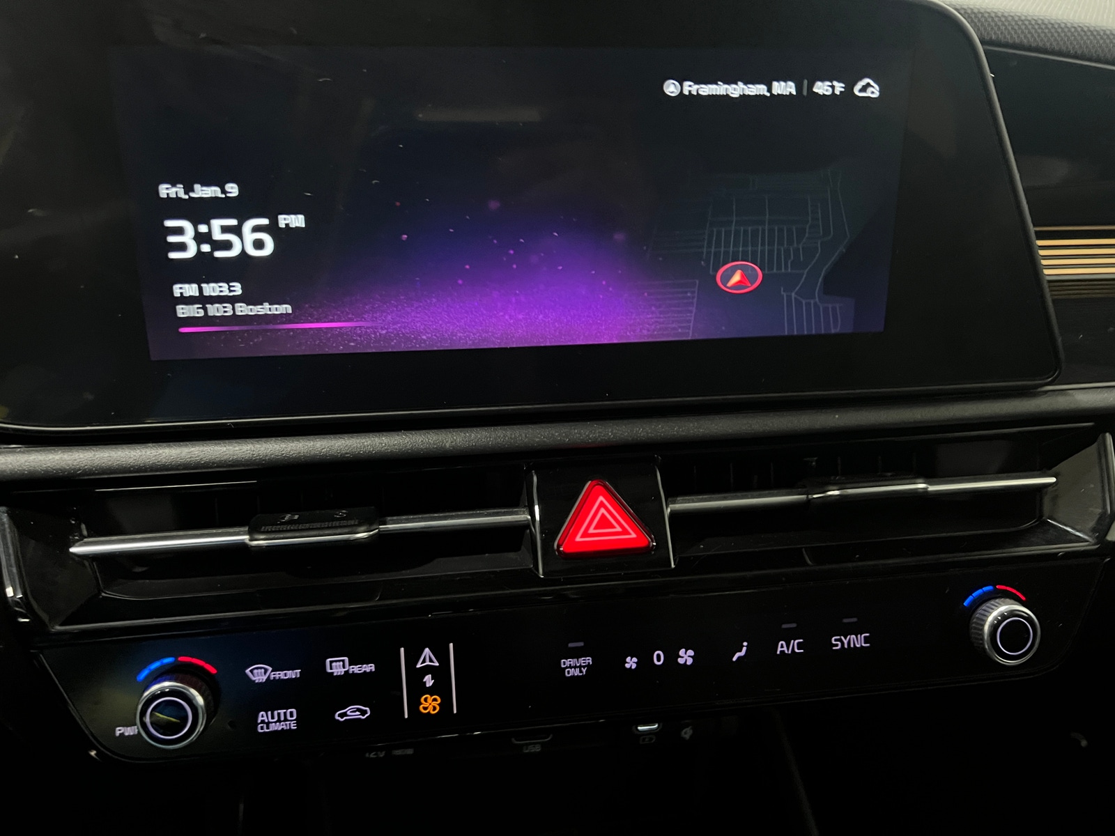 Thumbnail: 2023 Kia Niro - 3