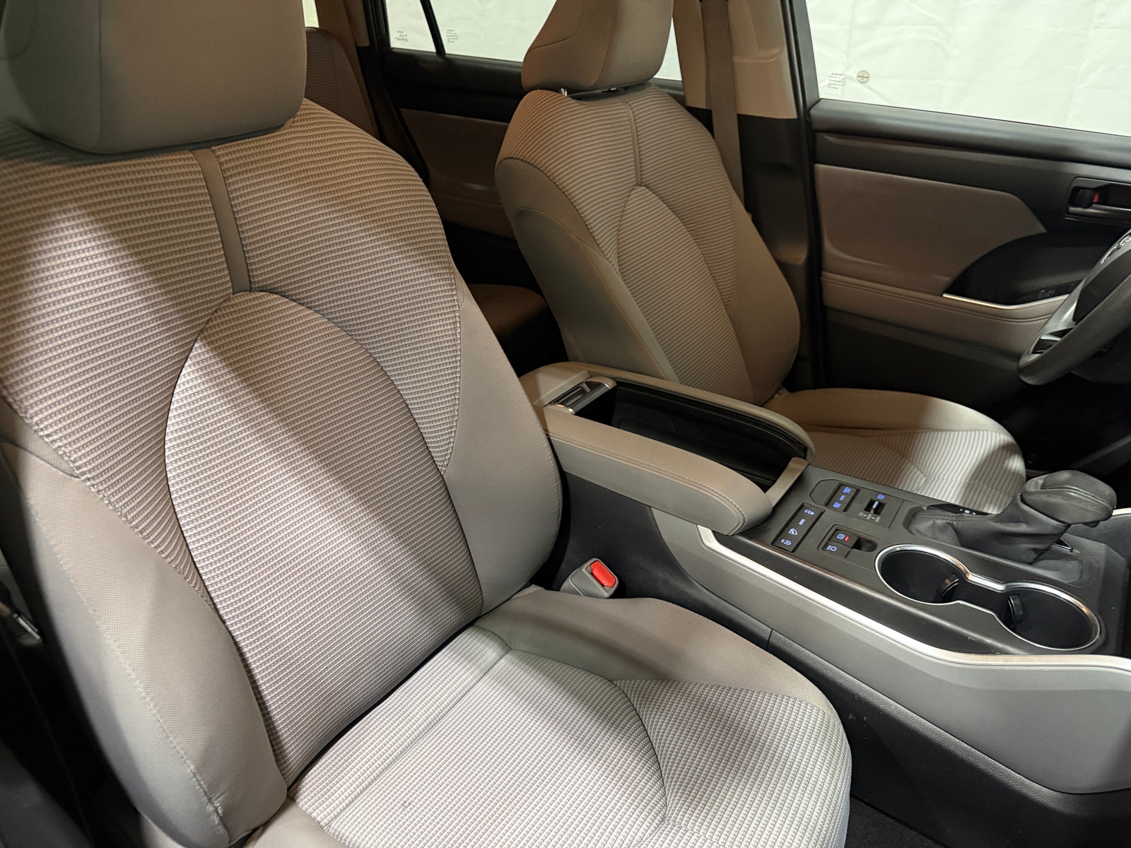 Thumbnail: 2020 Toyota Highlander - 2