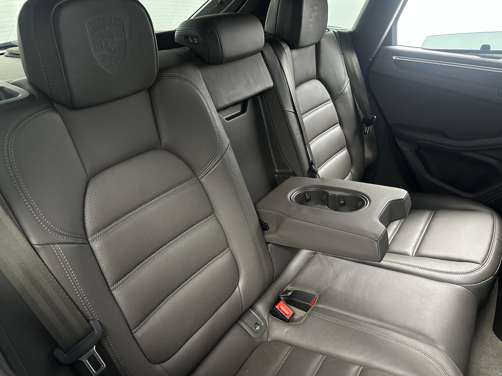 Thumbnail: 2021 Porsche Macan - 5