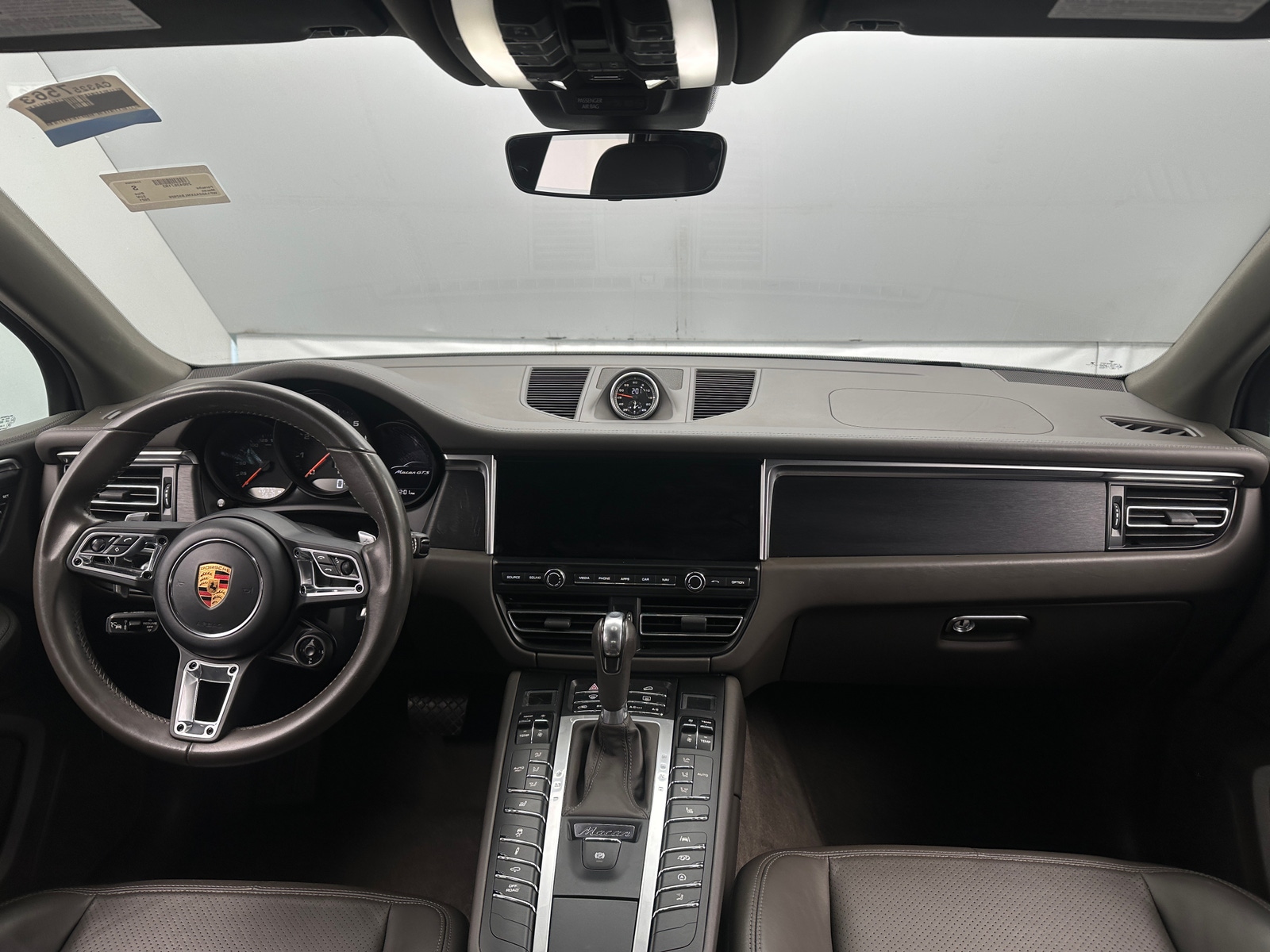 Thumbnail: 2021 Porsche Macan - 2