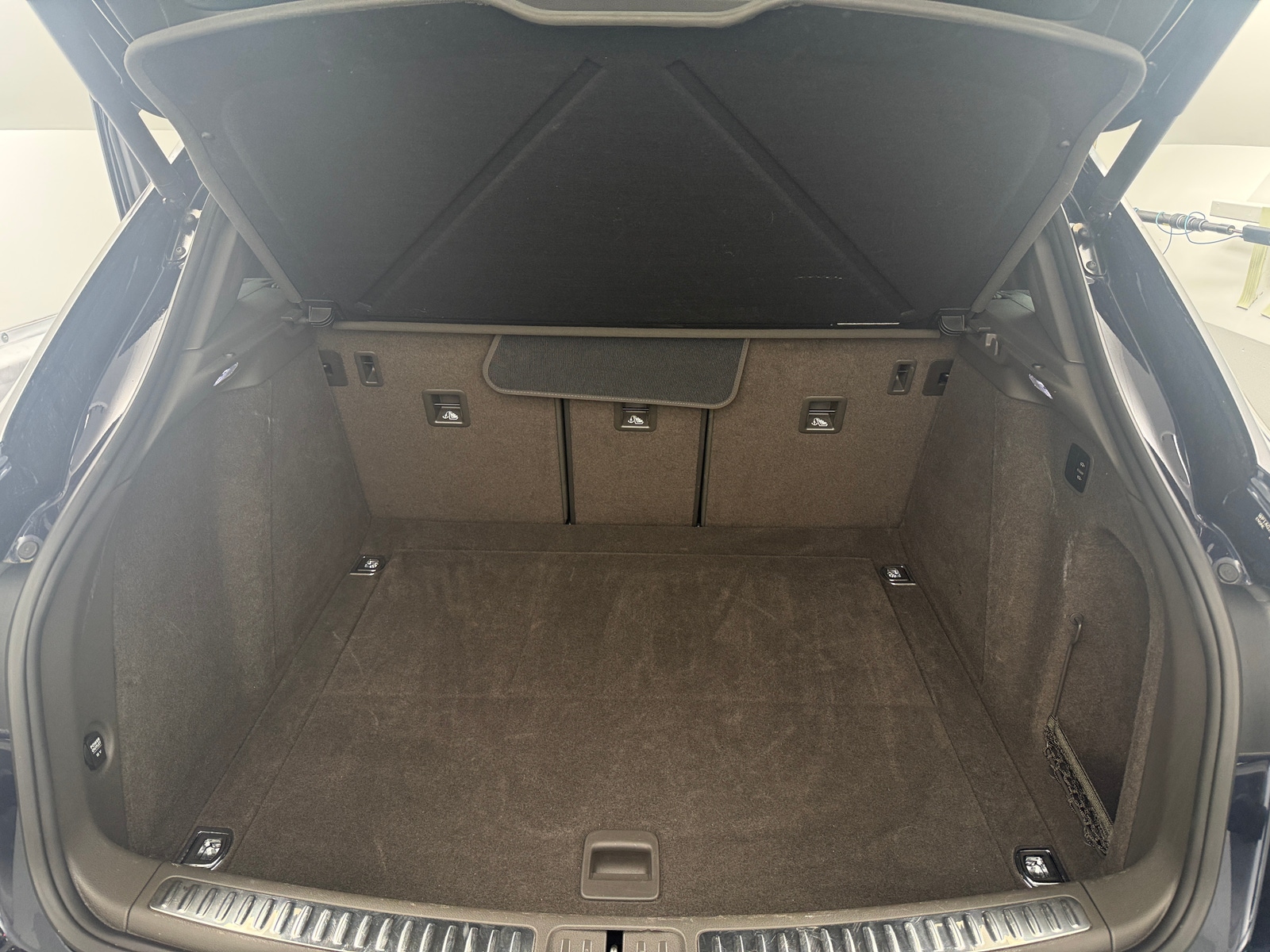 Thumbnail: 2021 Porsche Macan - 6