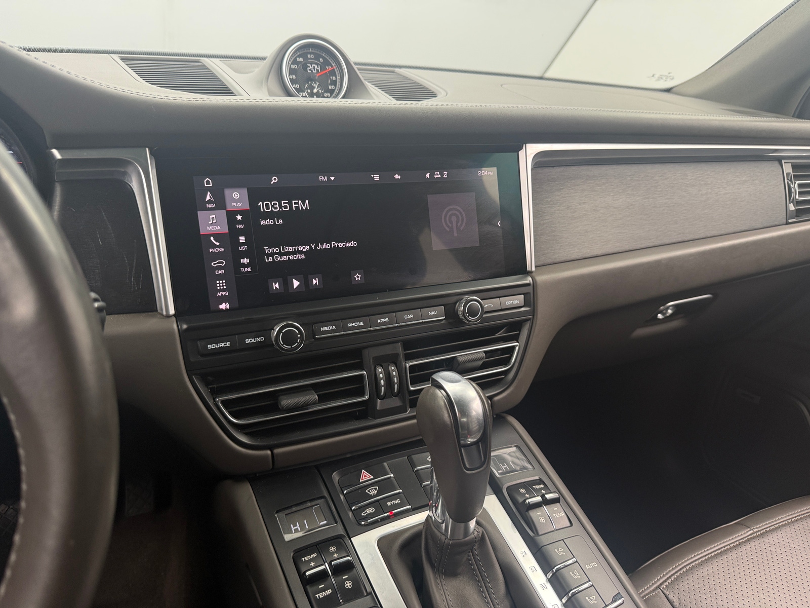 Thumbnail: 2021 Porsche Macan - 3